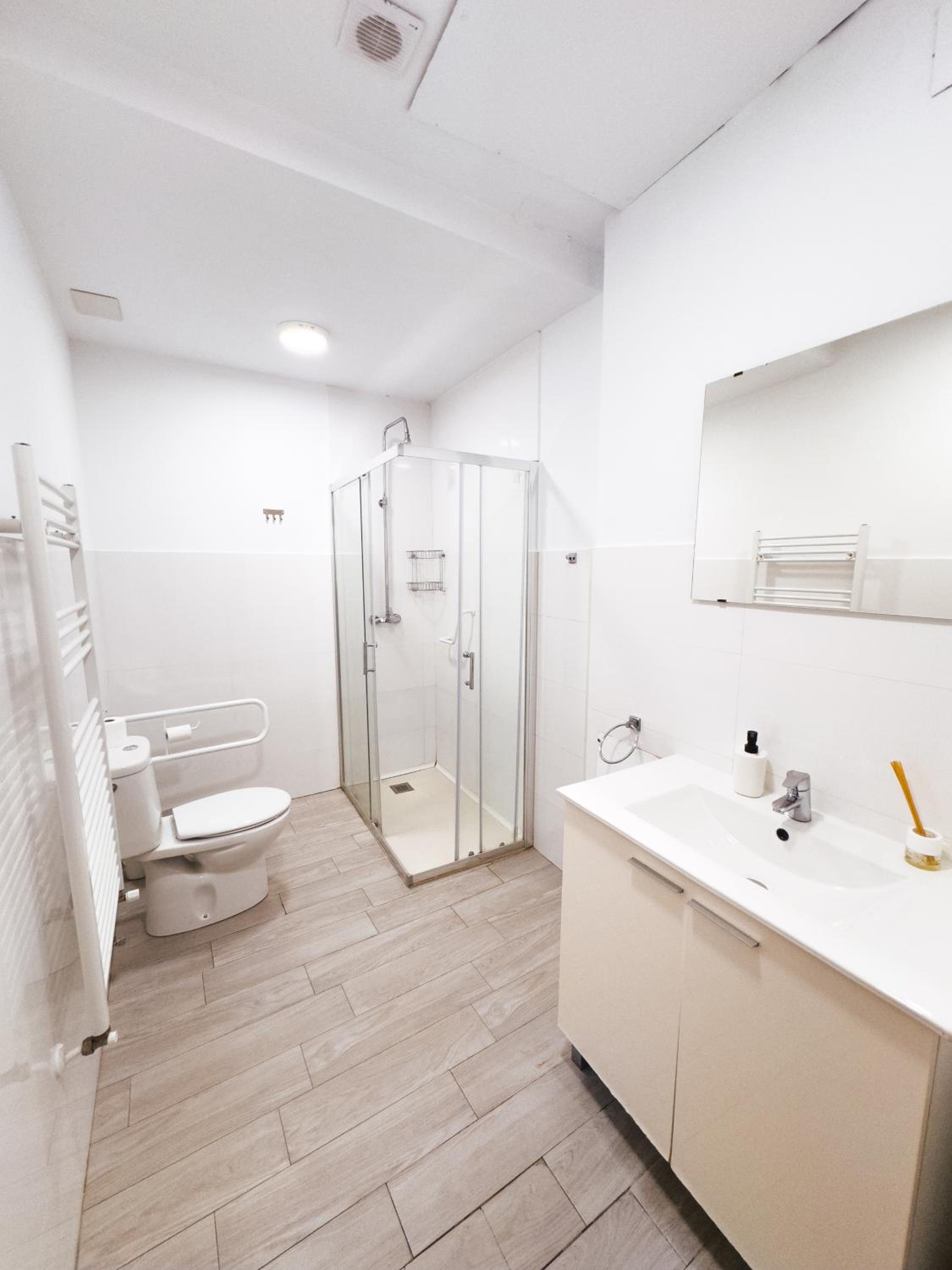 Double Room - Photo 7