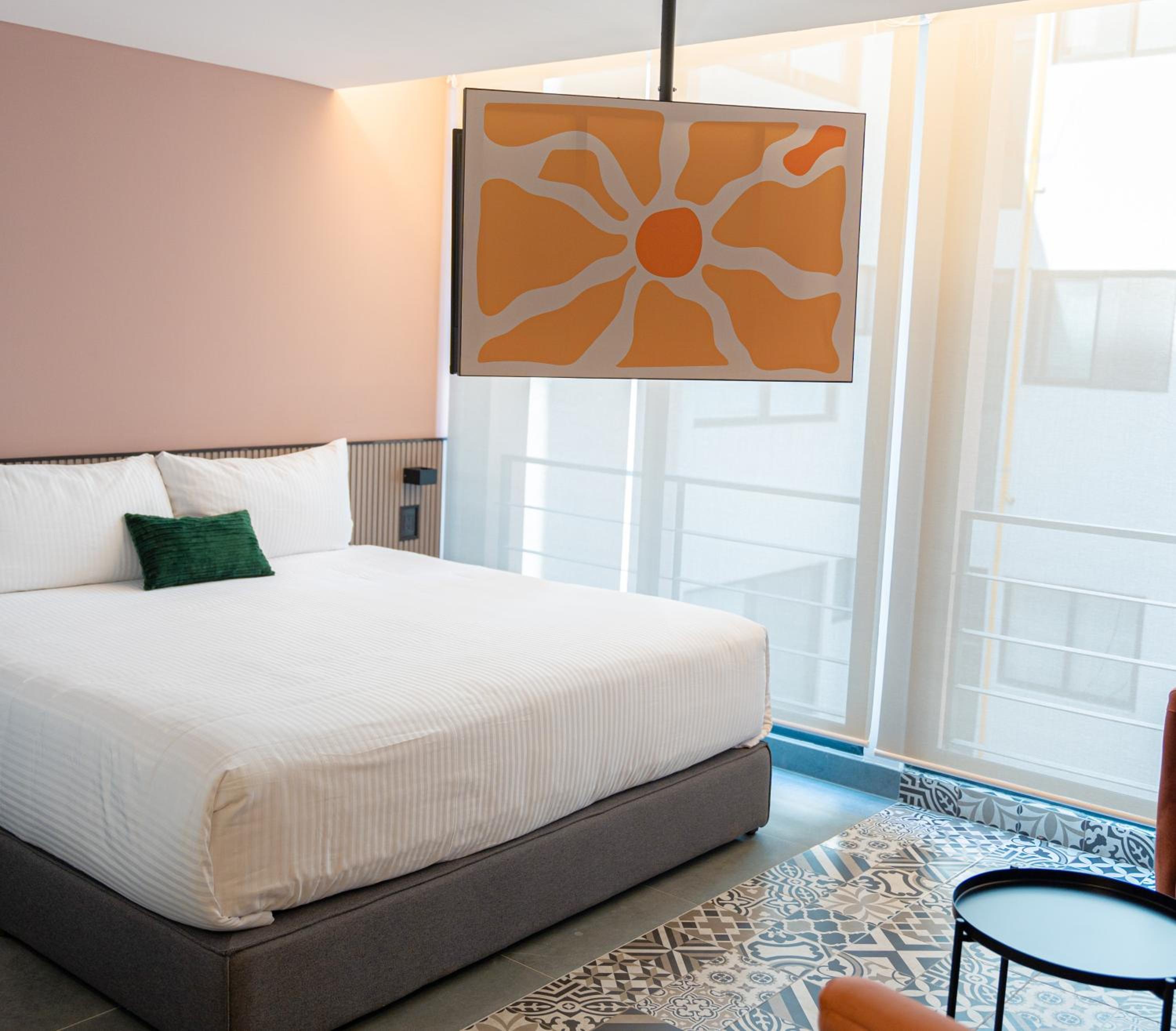 Standard Suite - Photo 1