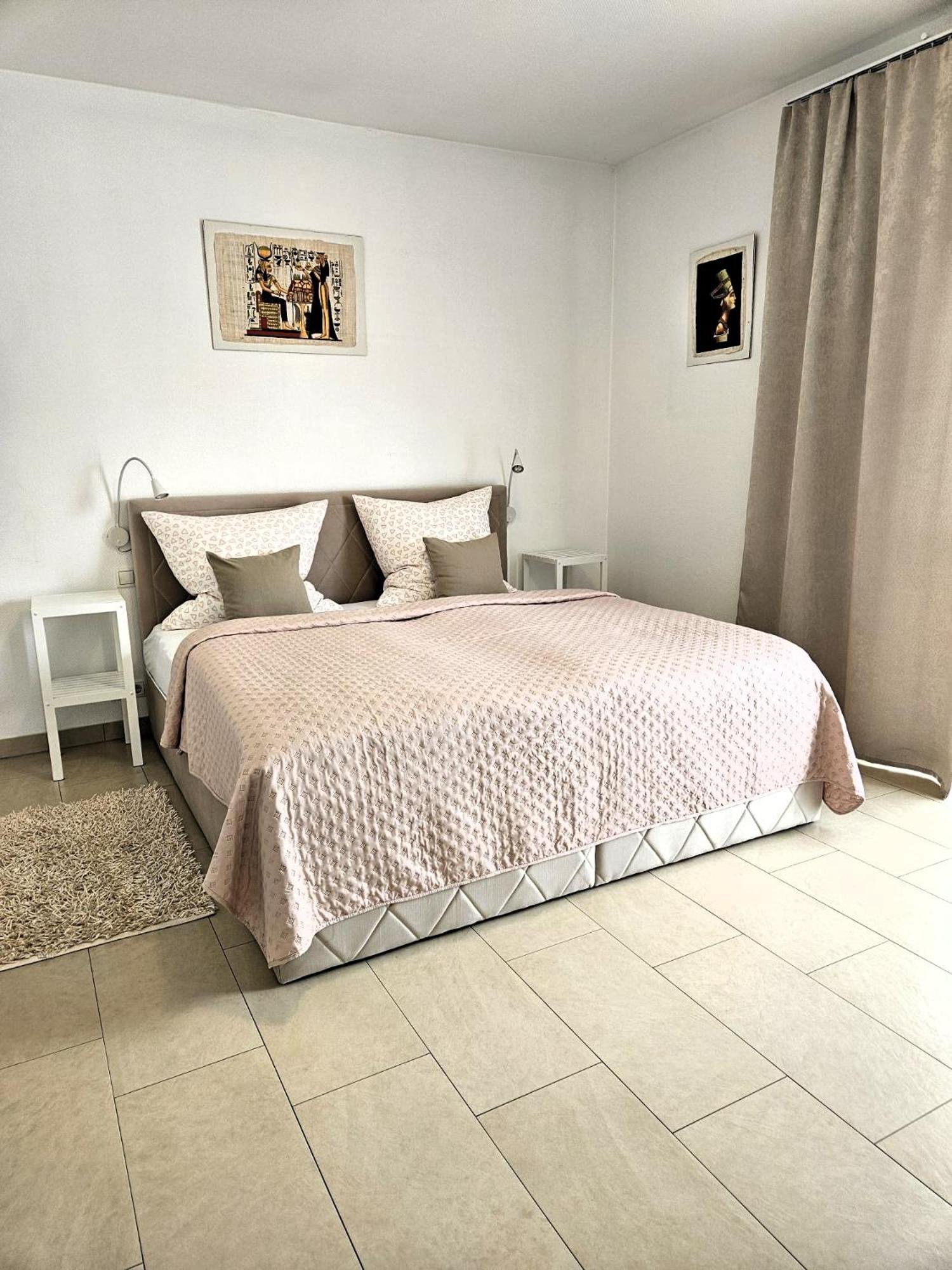 One-Bedroom House photo 1