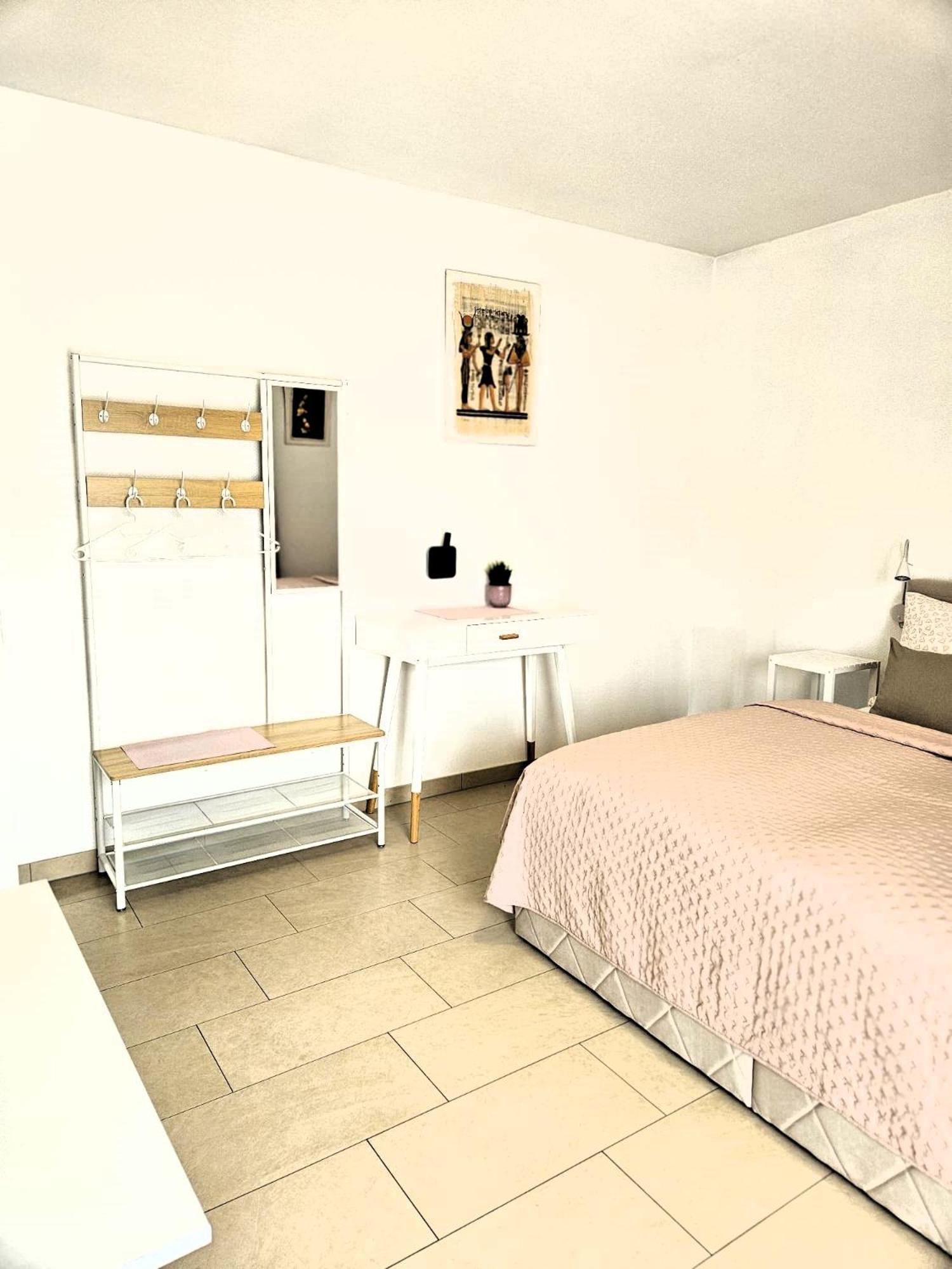 One-Bedroom House photo 3