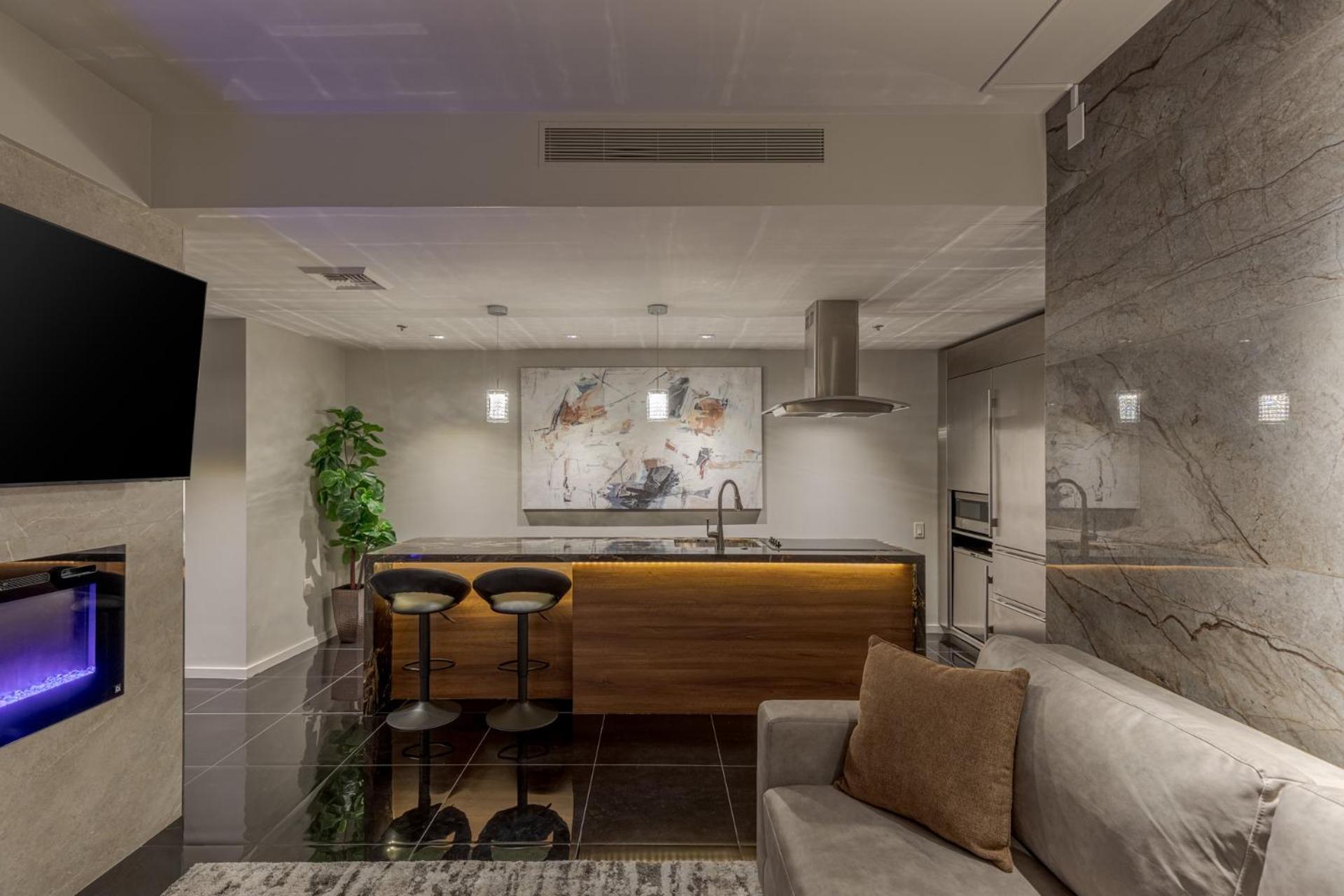 One-Bedroom Apartment With Balcony And City View