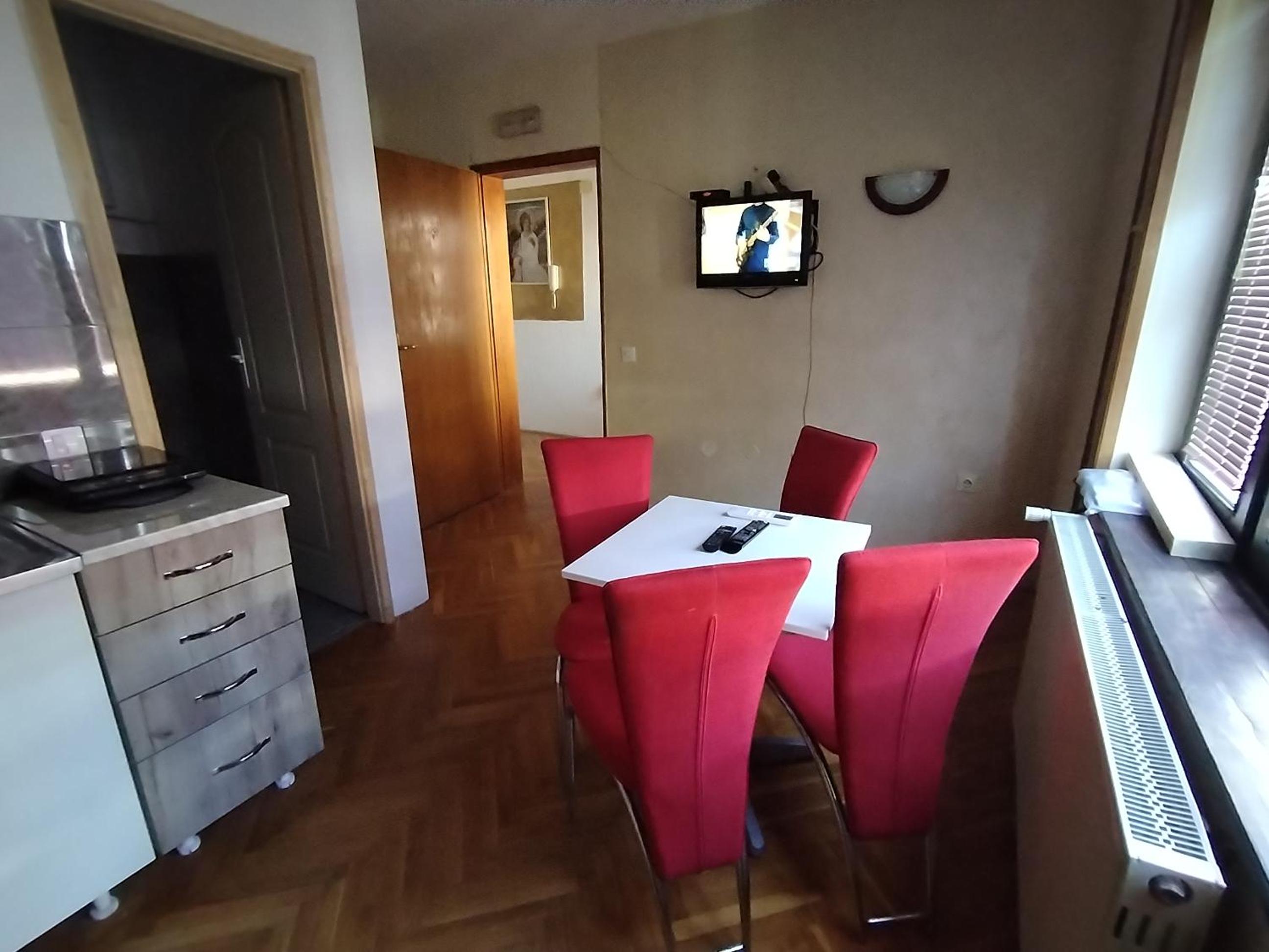 Apartment photo 1