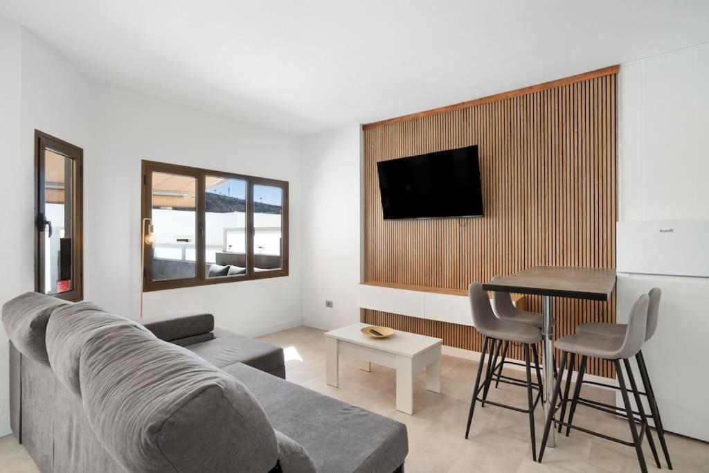 Apartamento de dos habitaciones con vista al mar