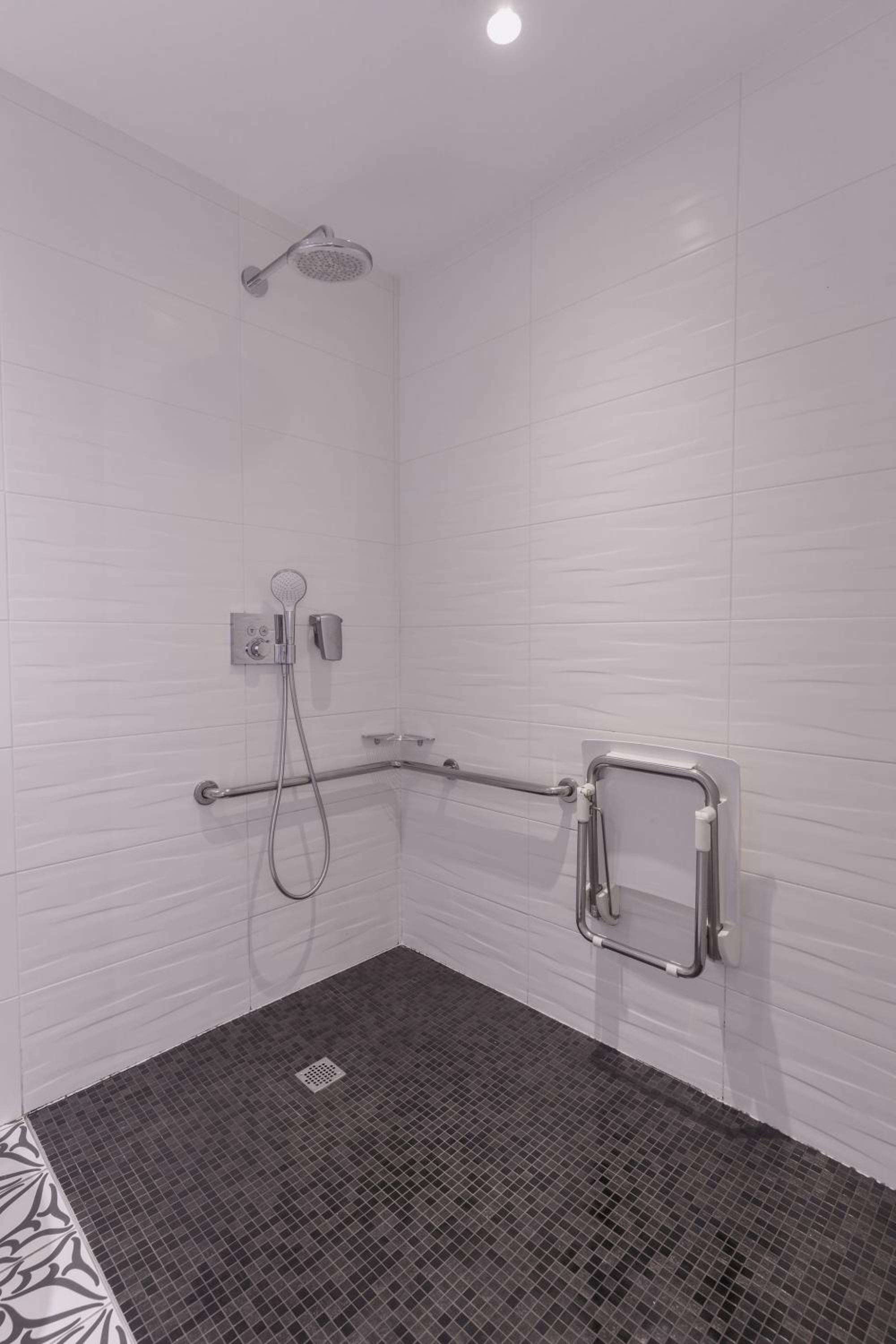Studio - Disability Access  photo 3
