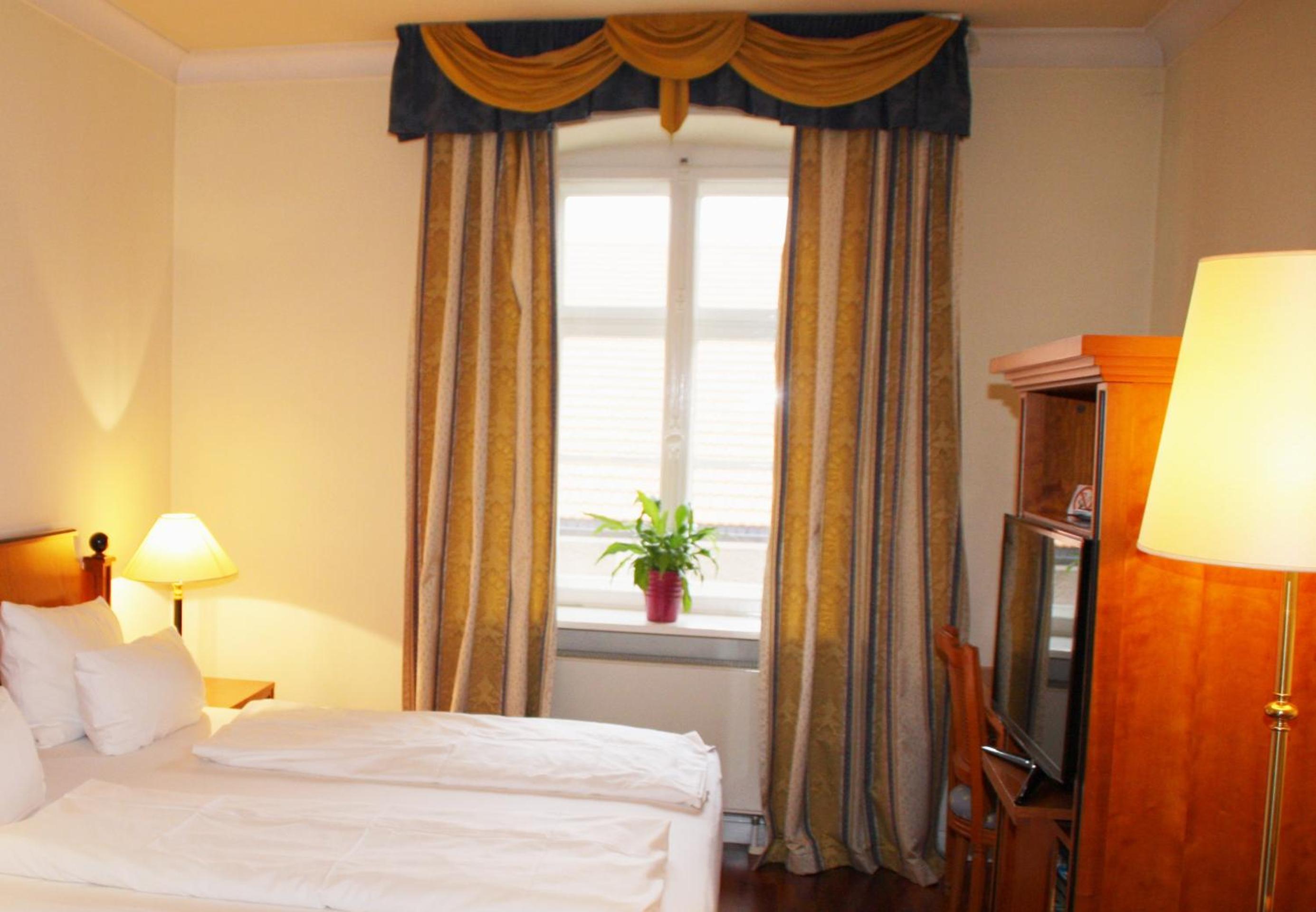 Standard Double Room - Photo 5