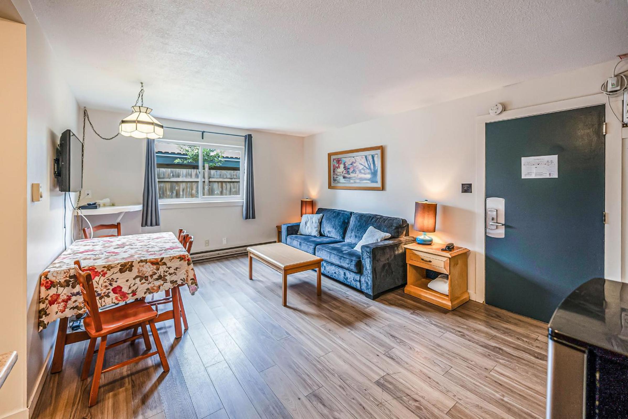 One-Bedroom Suite photo 2