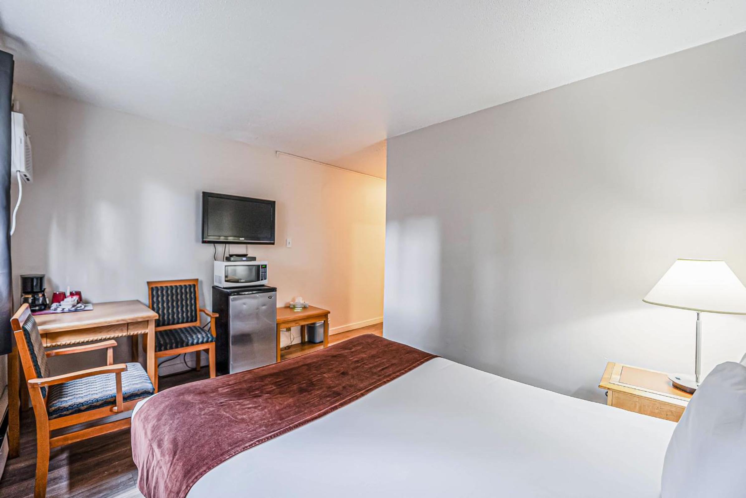 Standard Queen Room photo 1