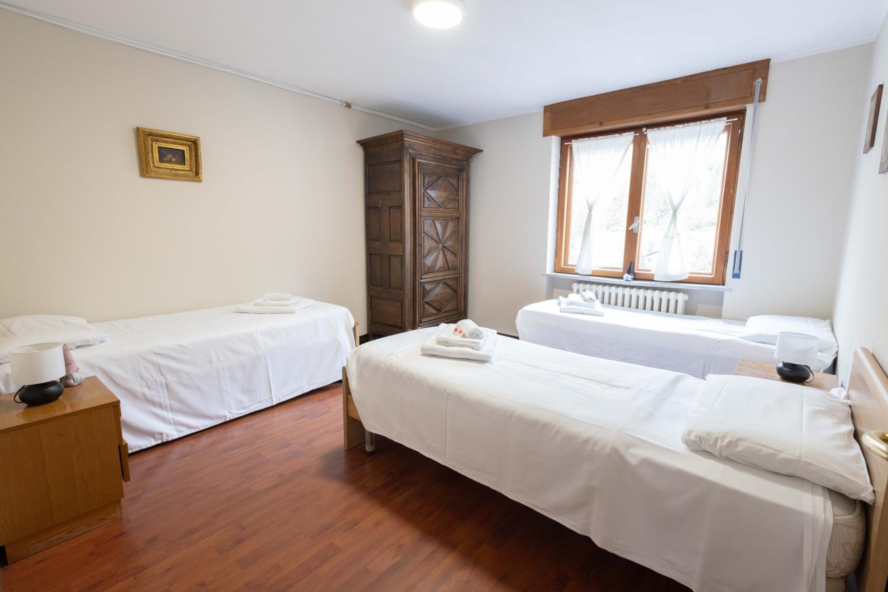 Three-Bedroom Apartment photo 2