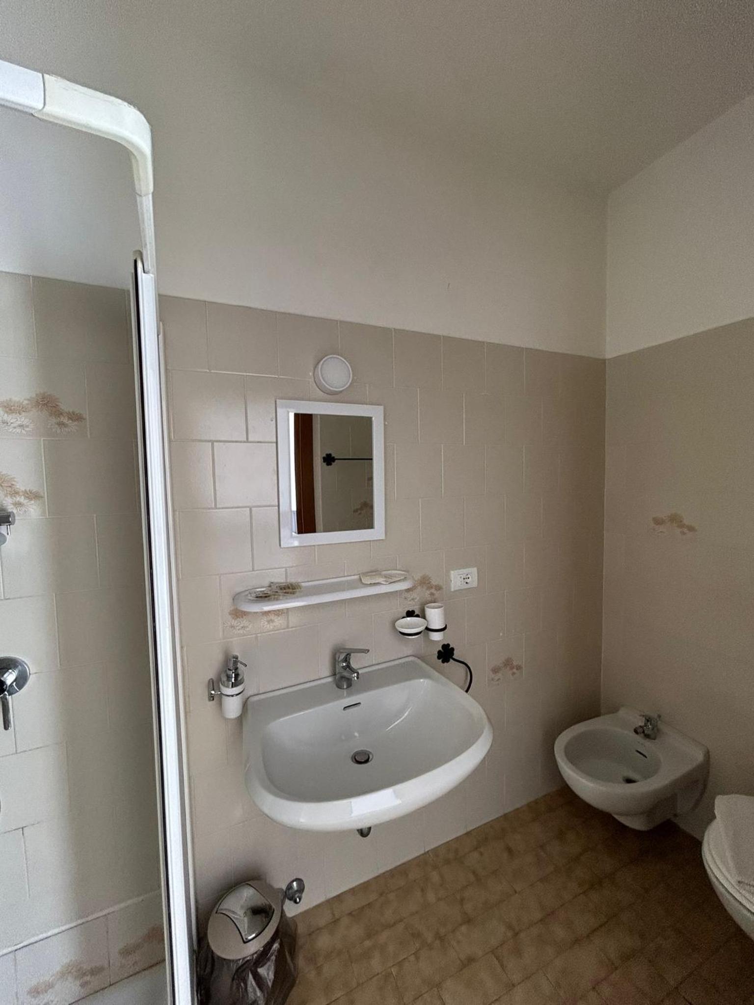 Standard Twin Room photo 3