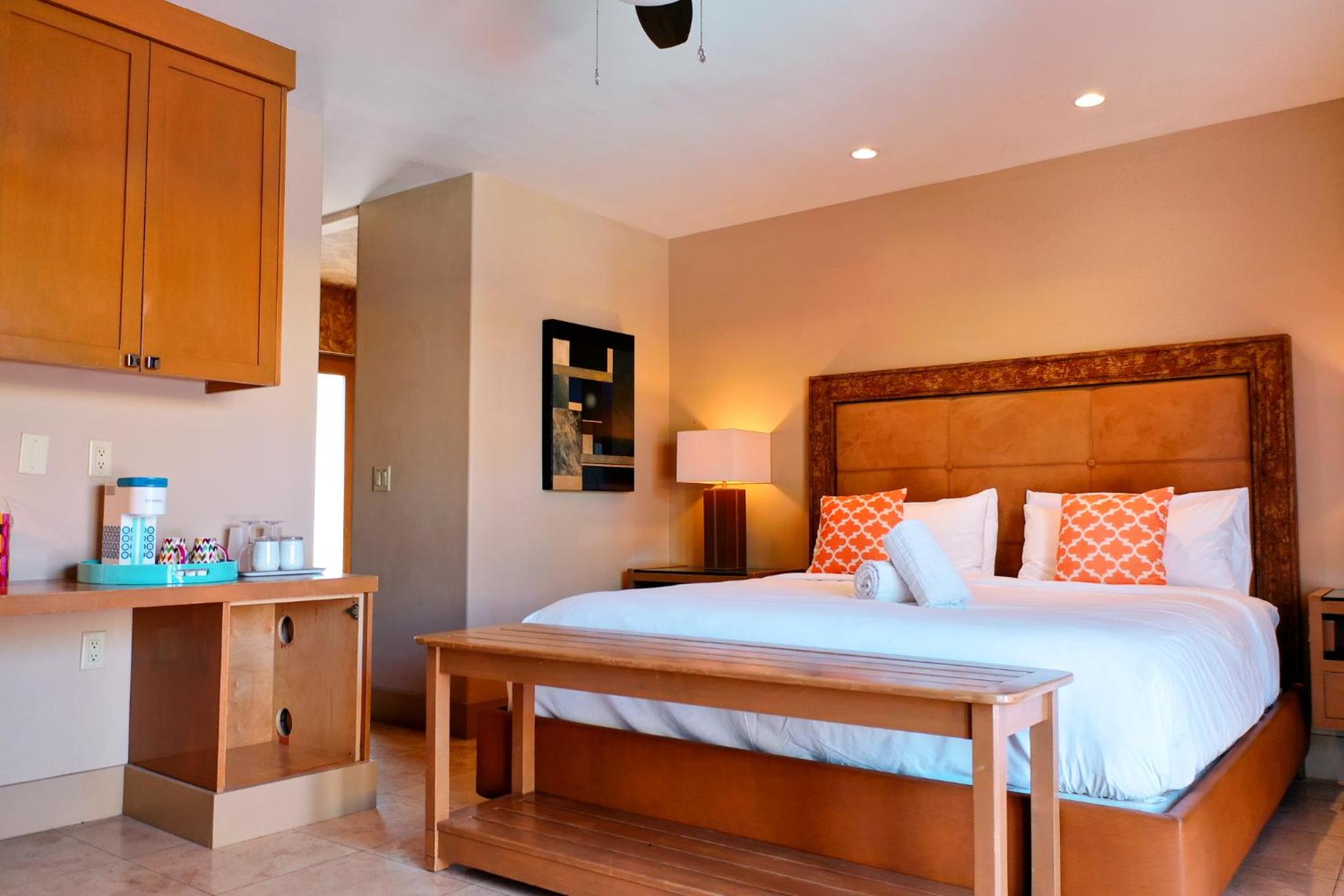 King Suite with Pool View