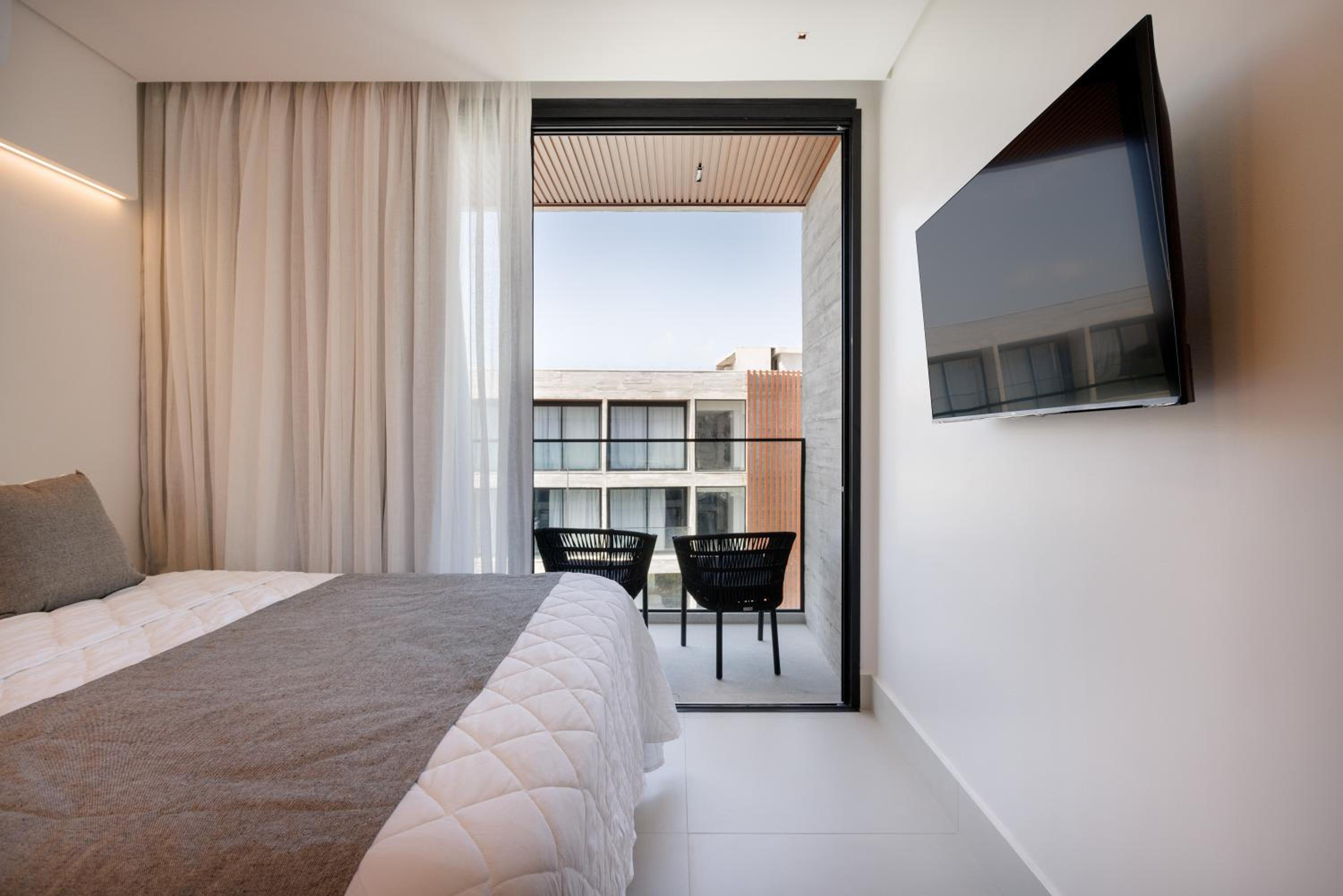 One-Bedroom Apartment with Pool View