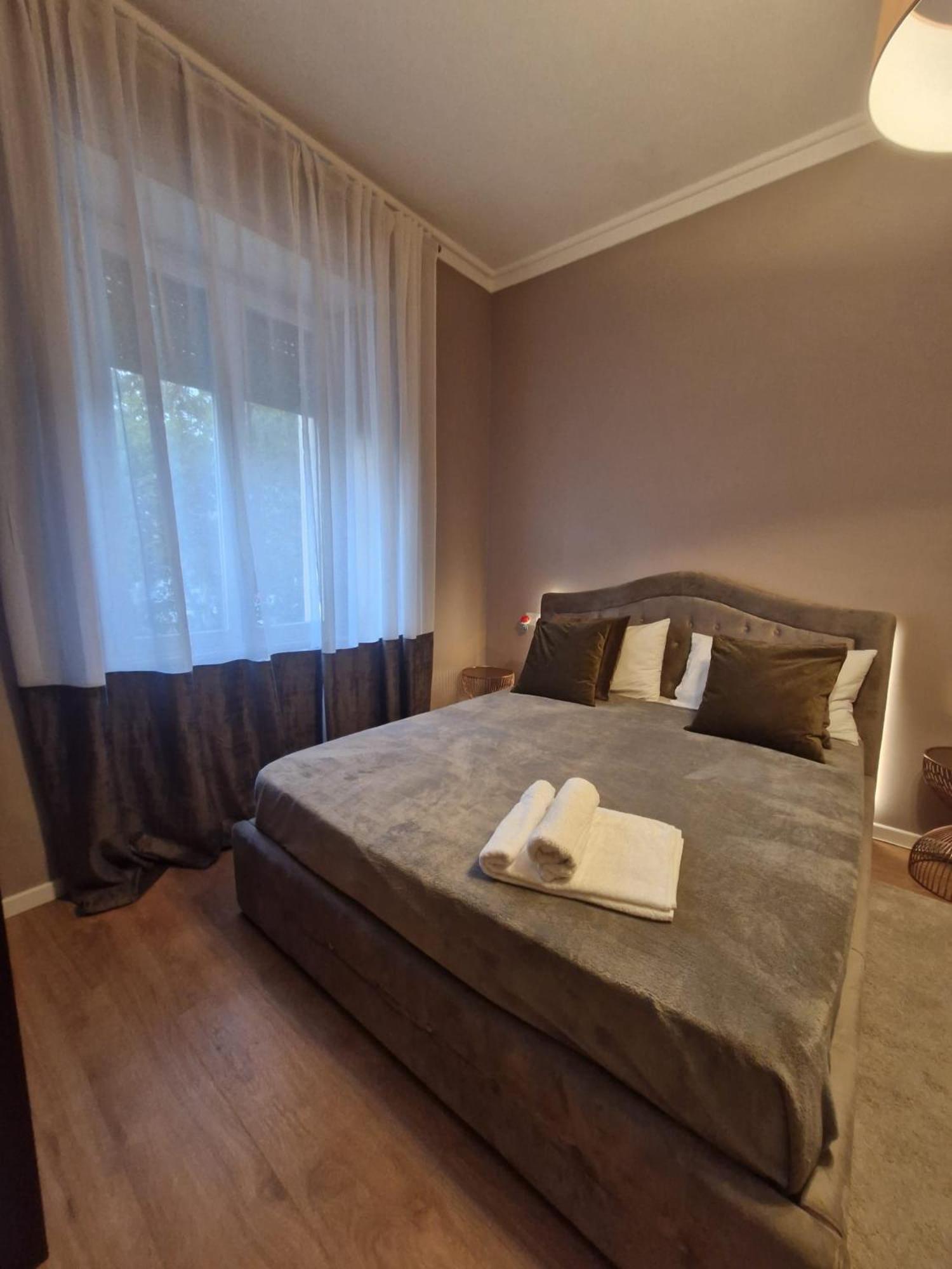 Large Double Room