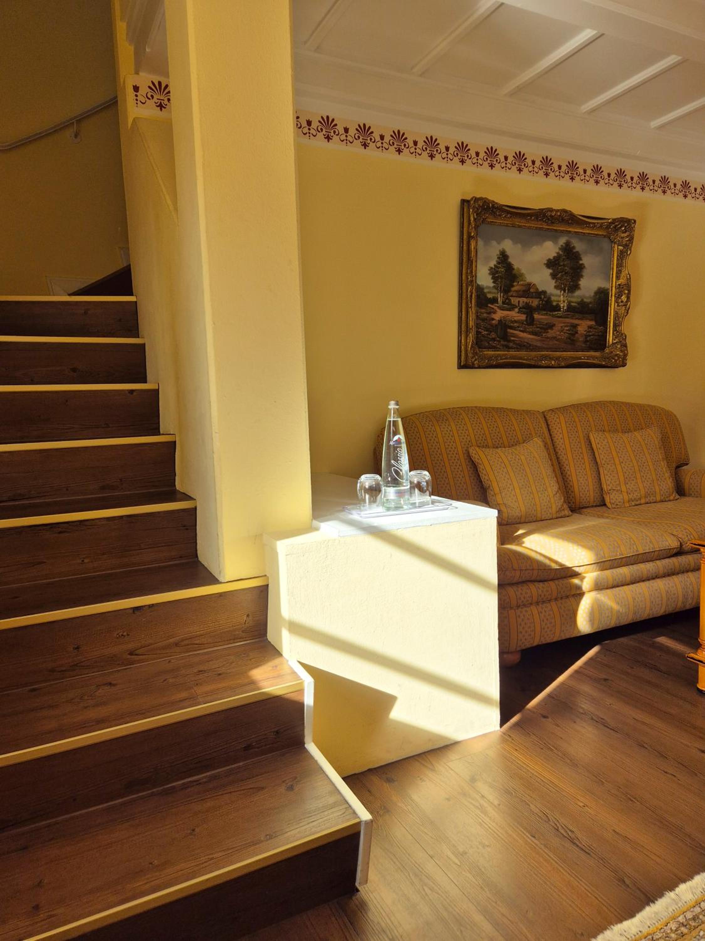 Suite with Balcony - Photo 2