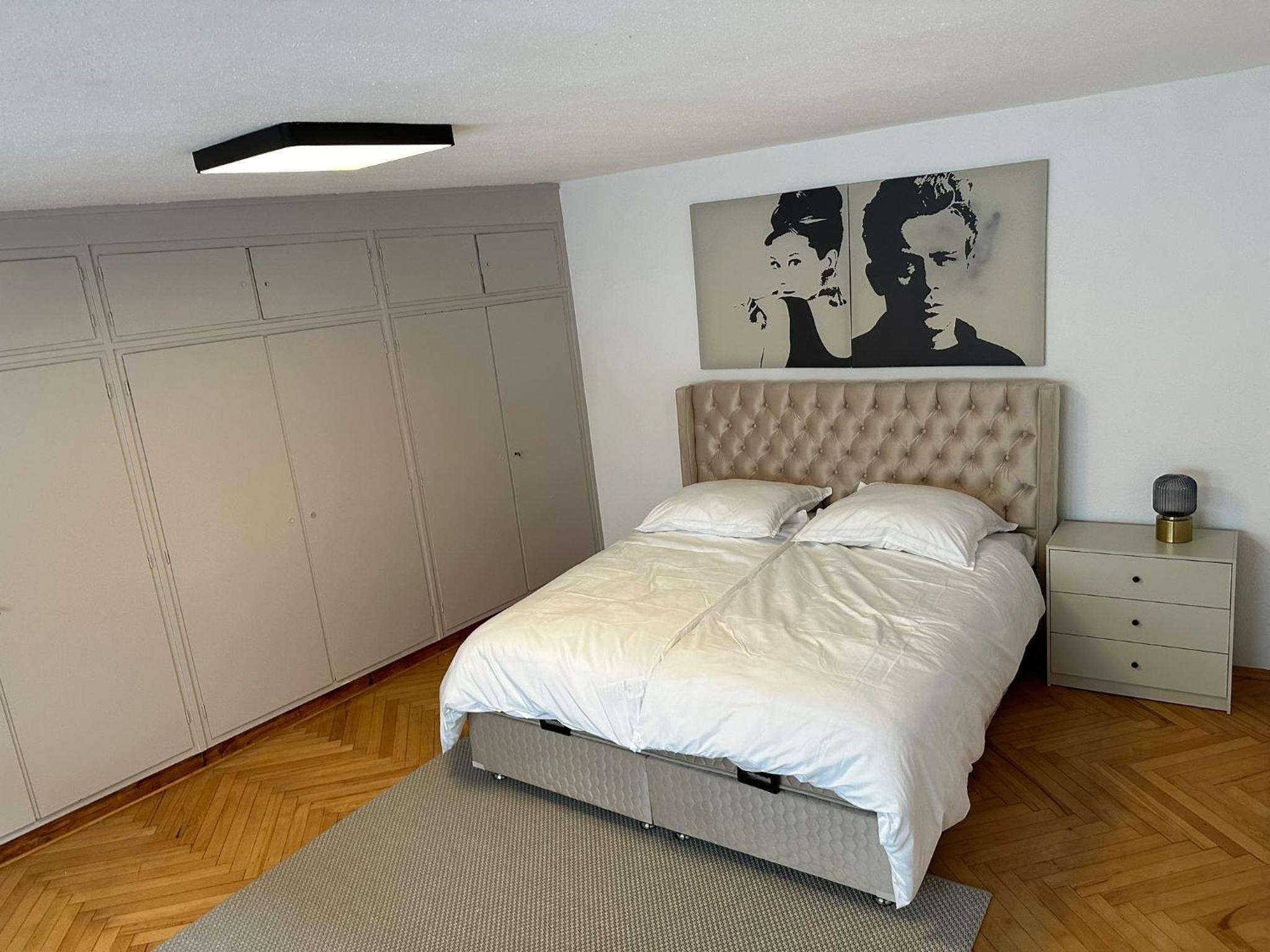 One-Bedroom Apartment photo 1