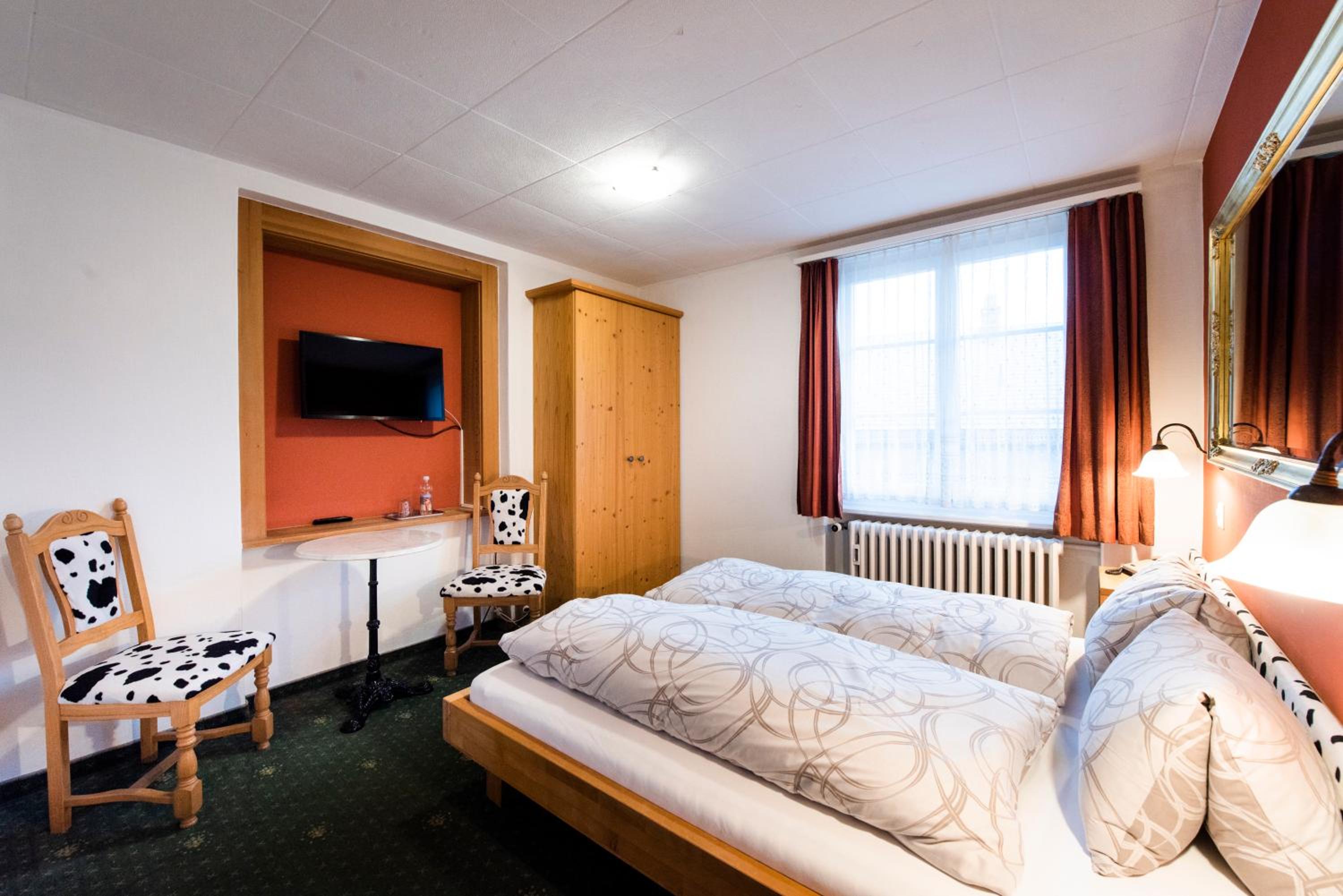 Budget Double Room photo 3