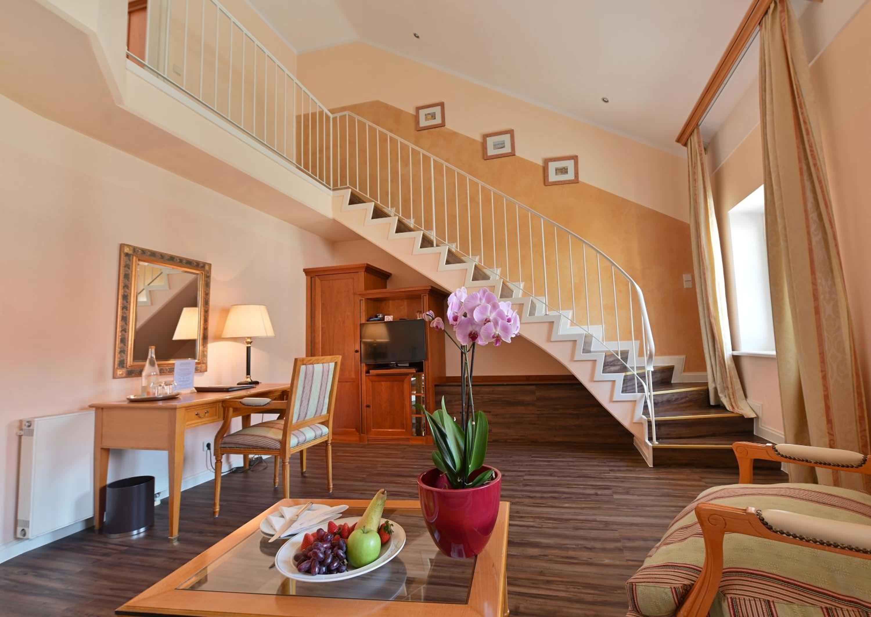 Duplex Suite - Photo 1