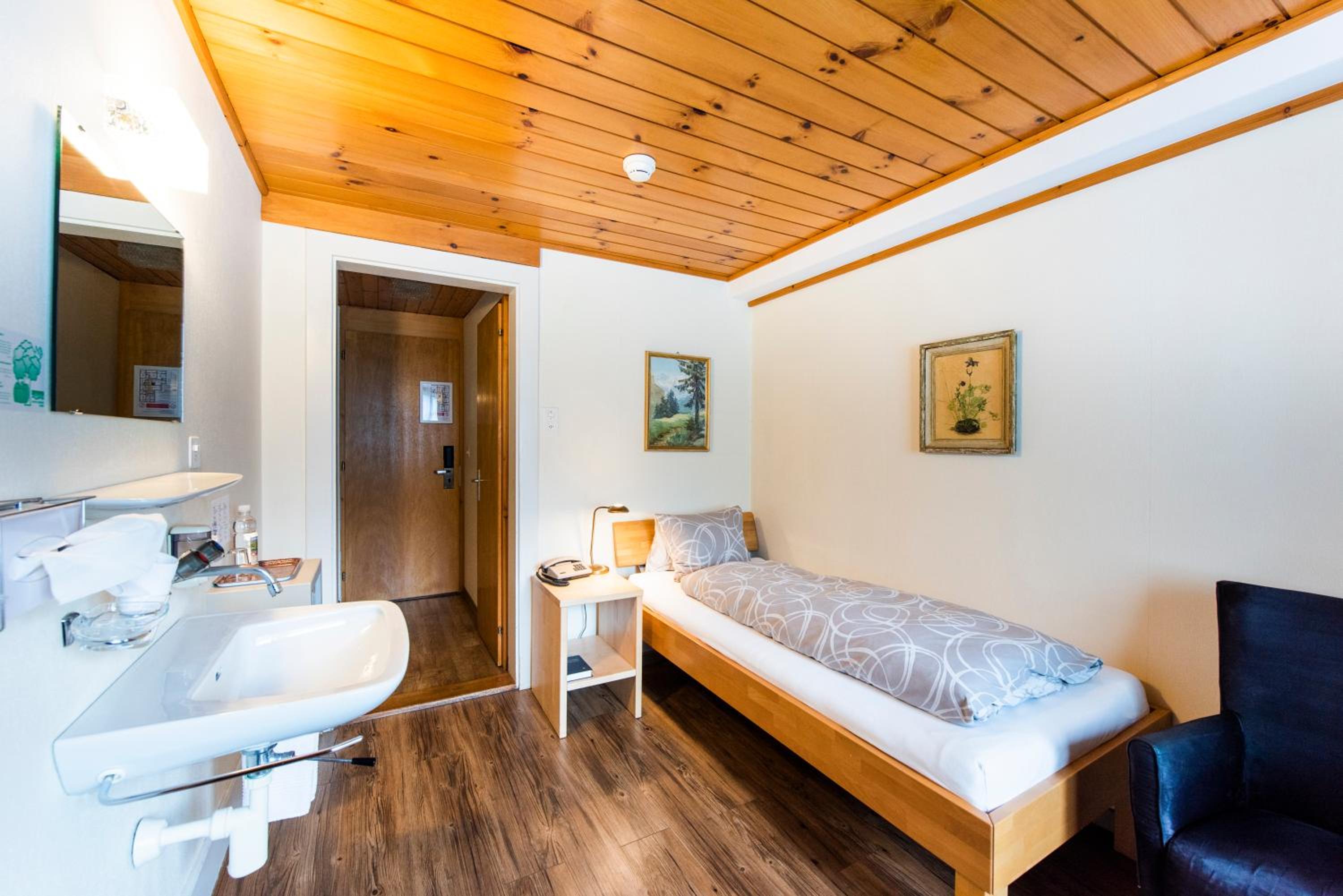 Single Room photo 2