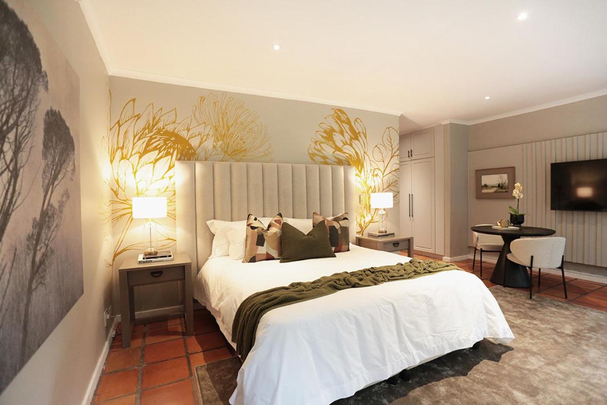 Deluxe King Room - Photo 4
