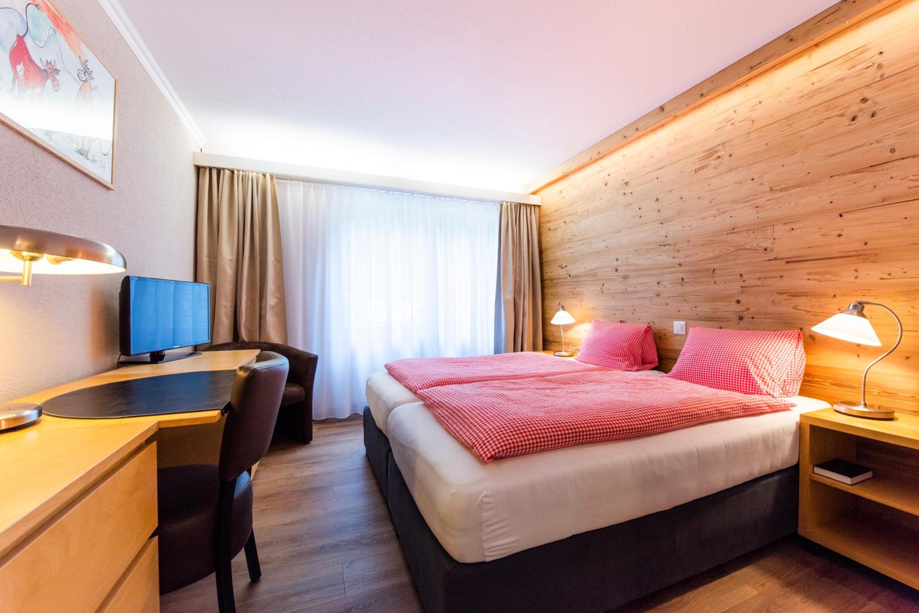 Twin Room with Lake View photo 1