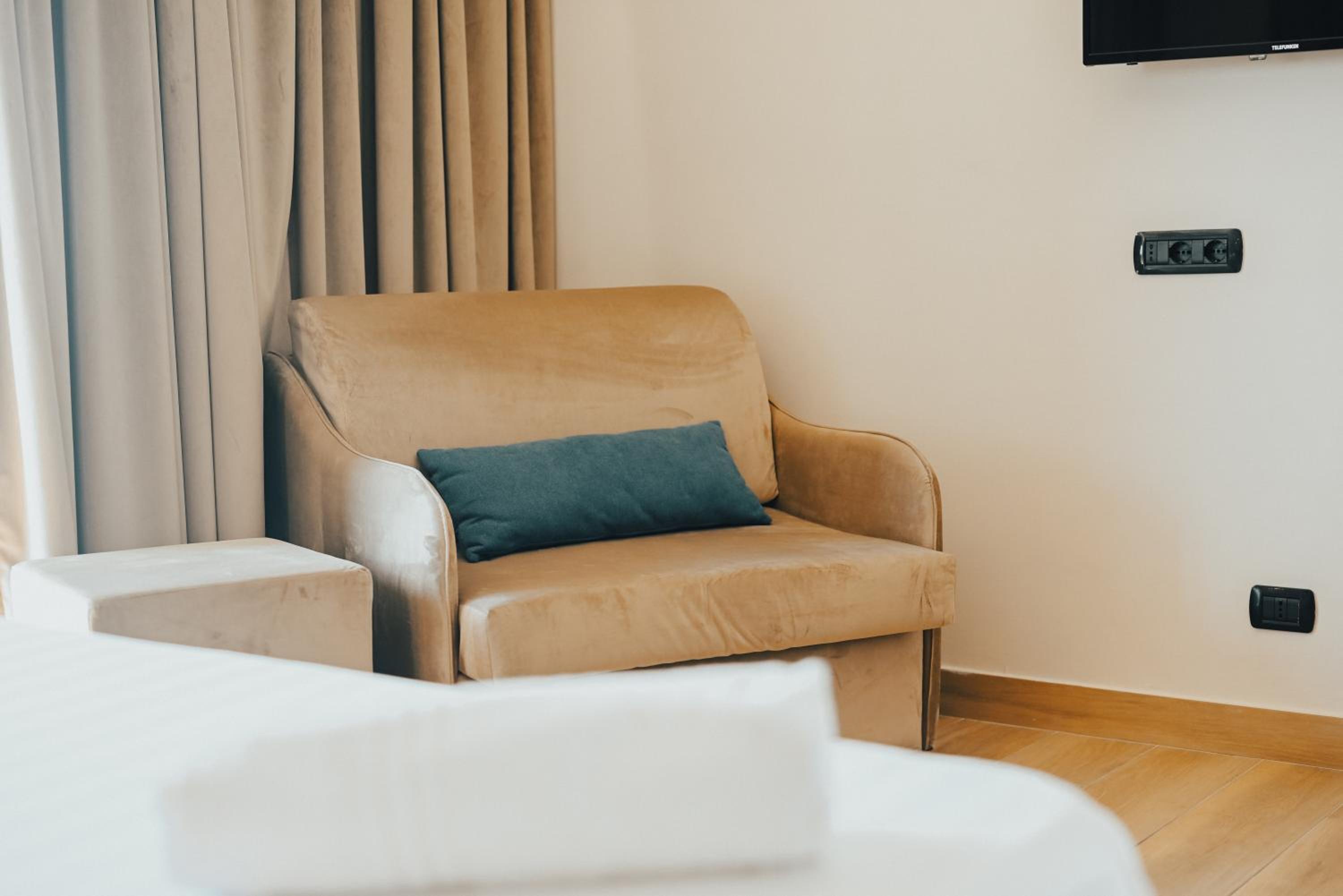 Superior Double Room with Sea View - Photo 17