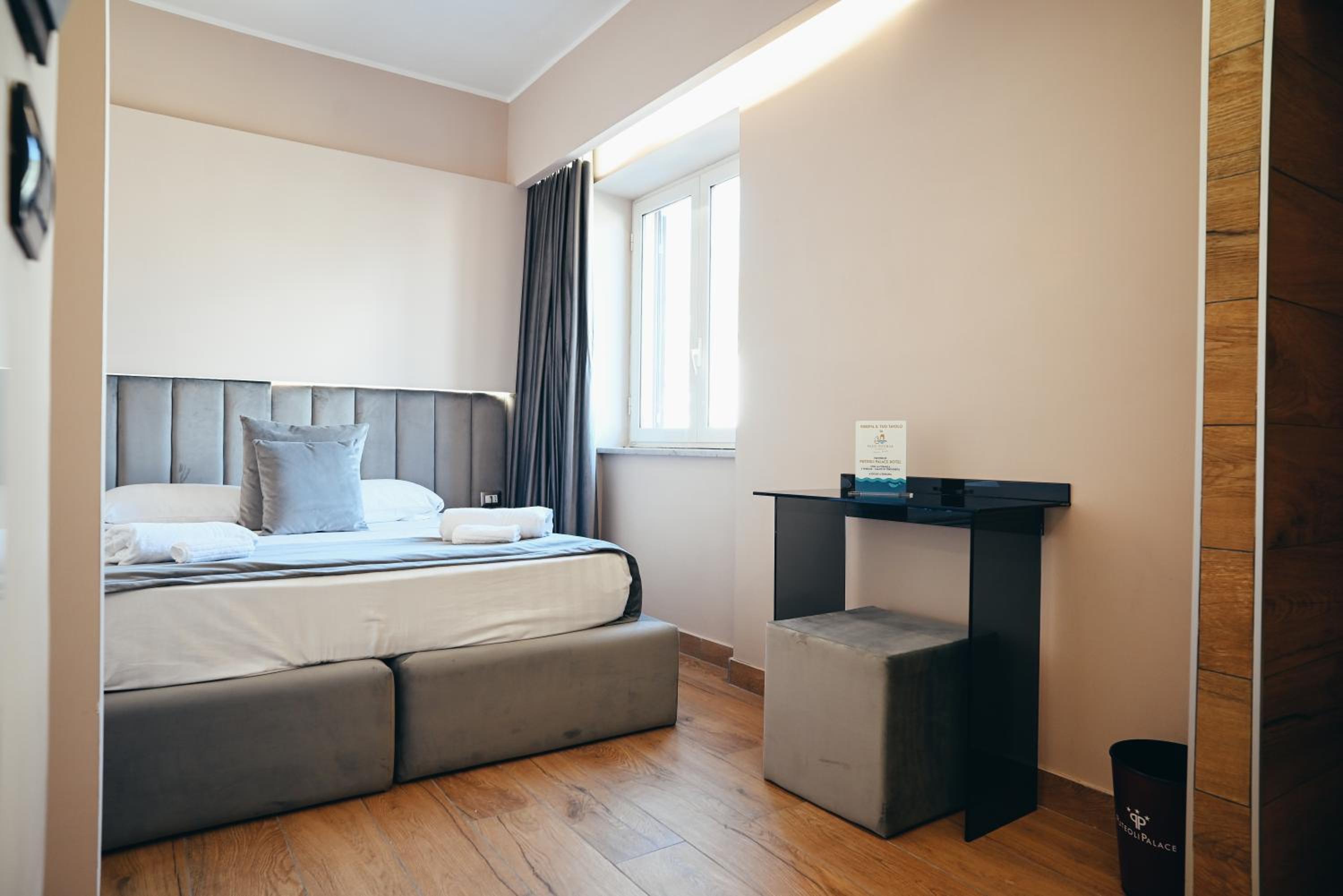 Standard Double or Twin Room - Photo 6