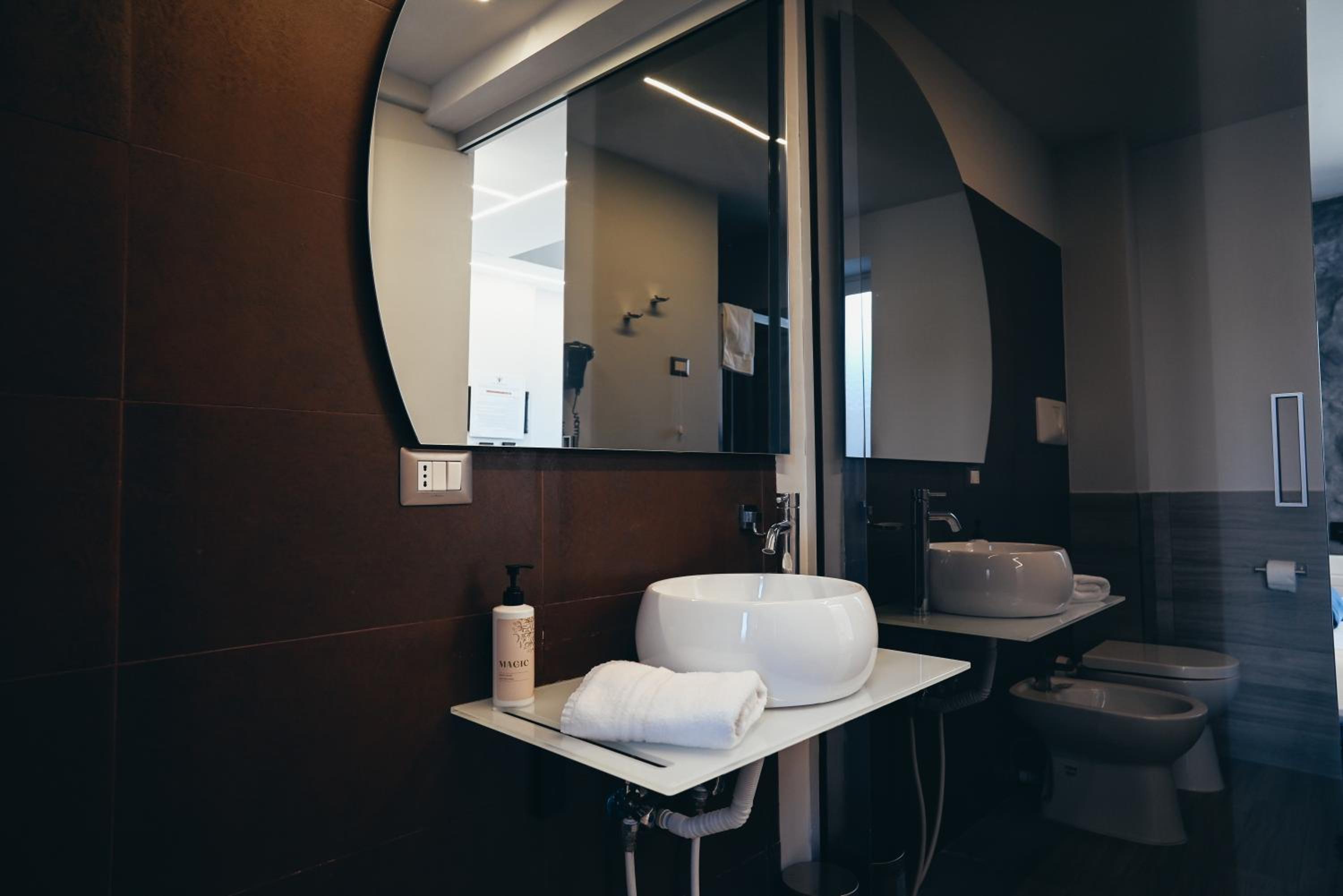 Junior Suite - Photo 11