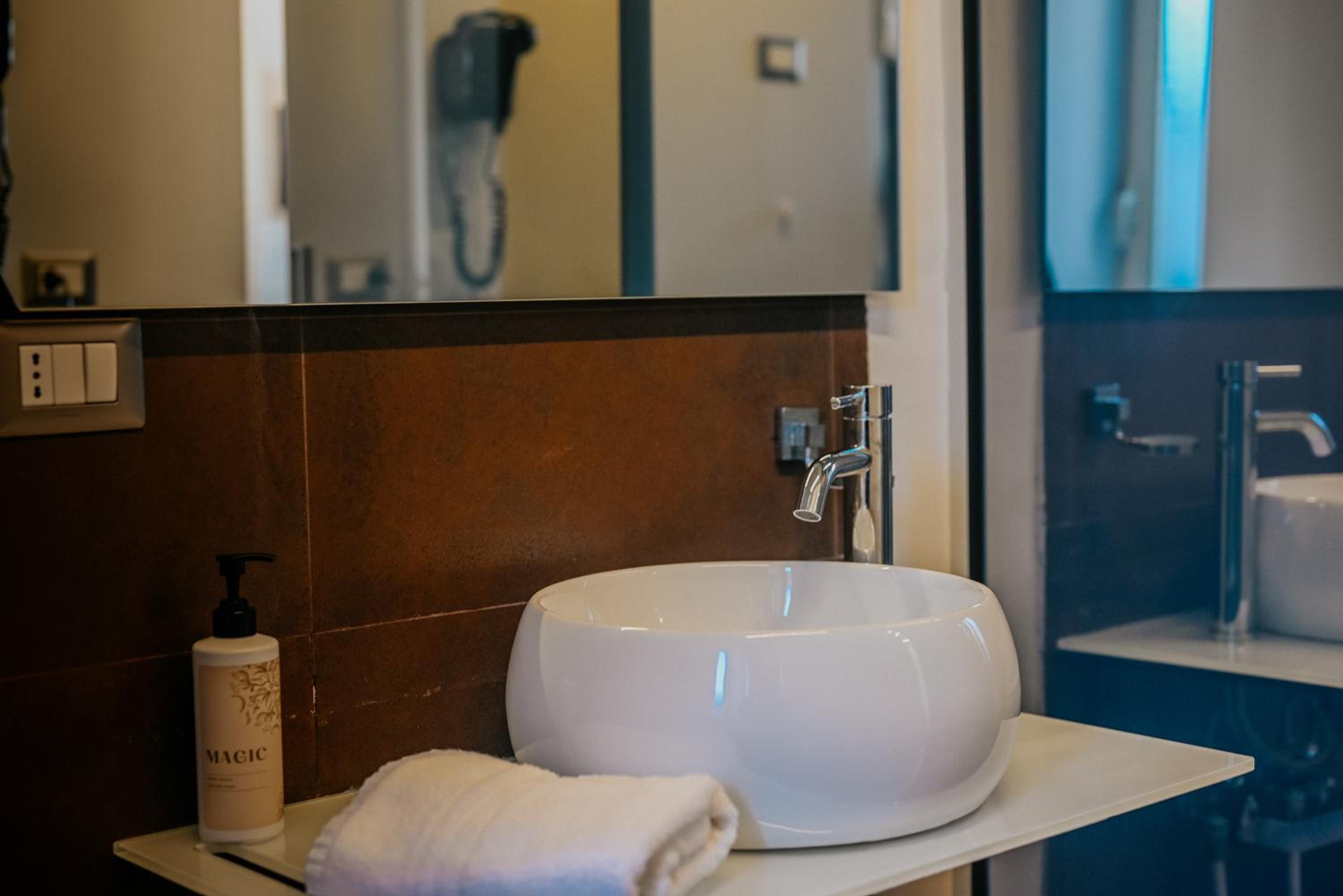 Junior Suite - Photo 12