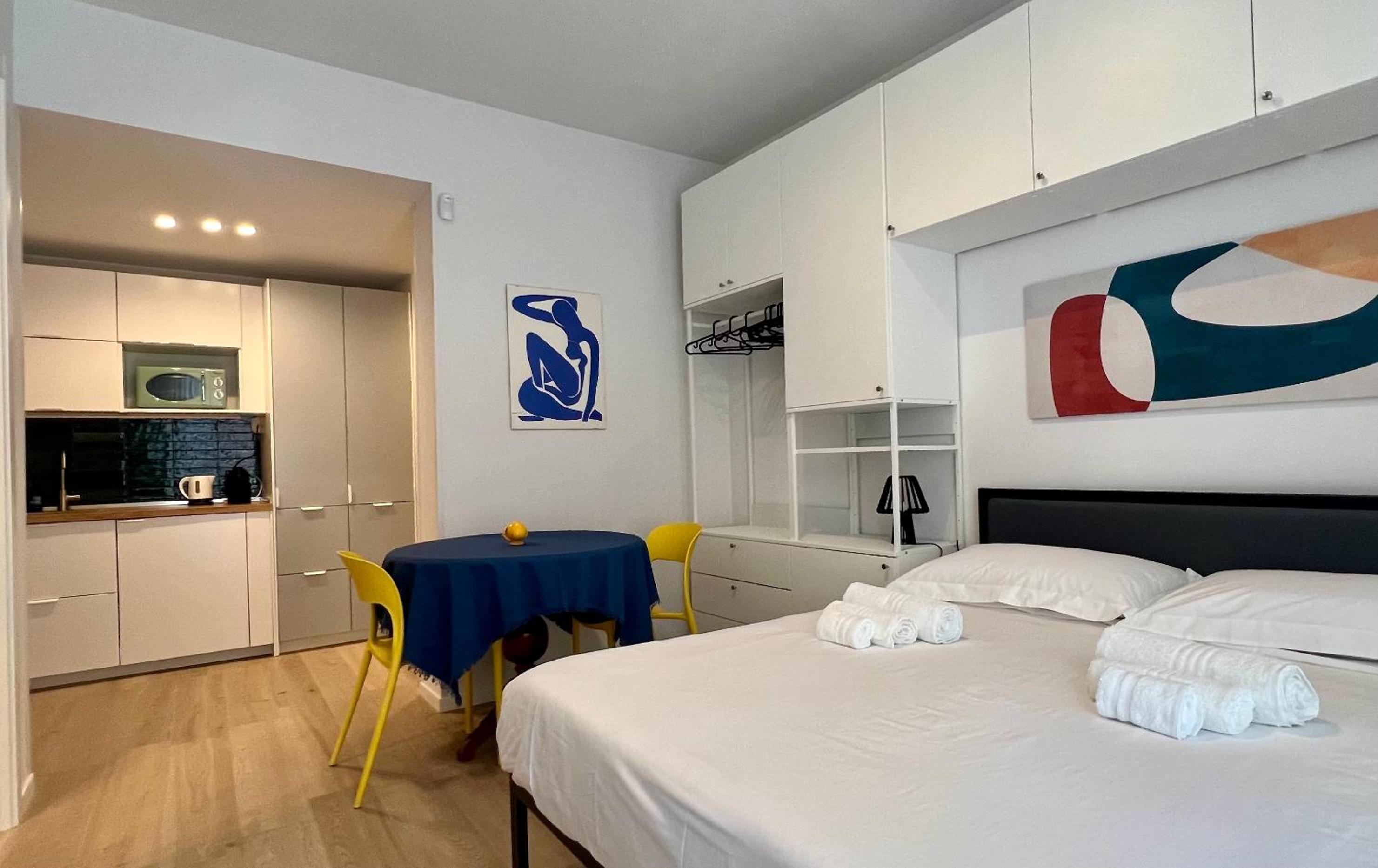 One-Bedroom Apartment