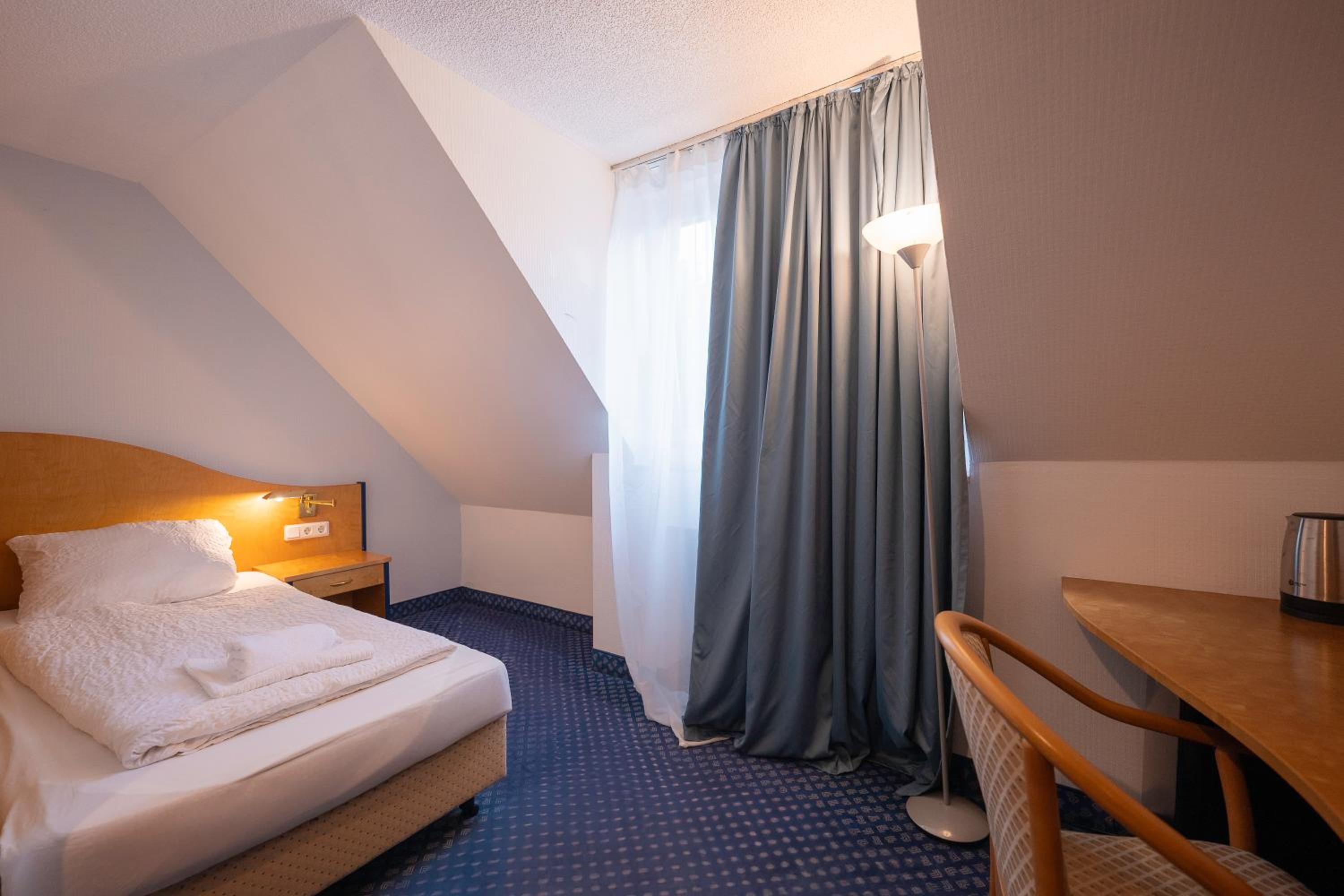 Single Room photo 2