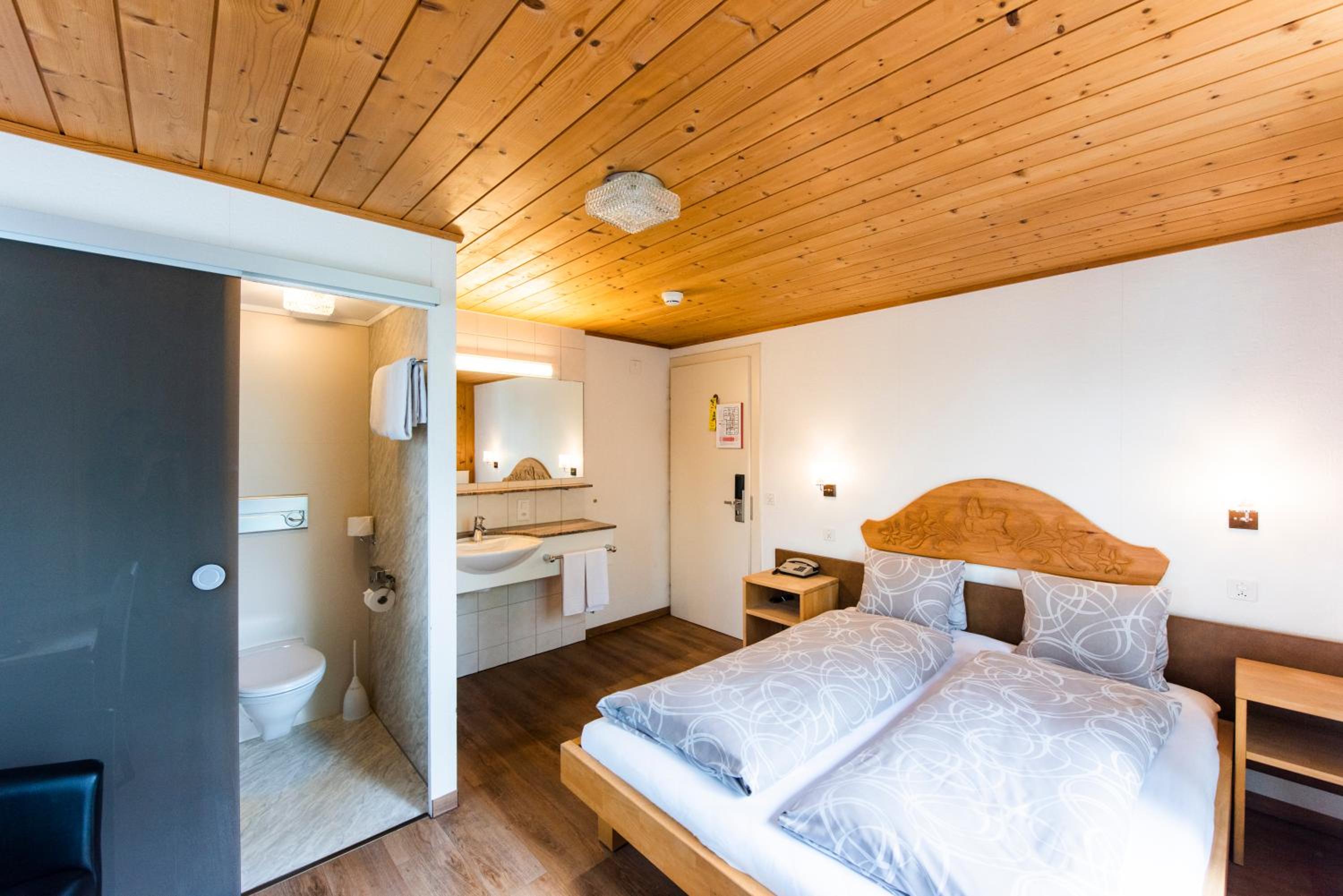 Standard Double Room photo 3
