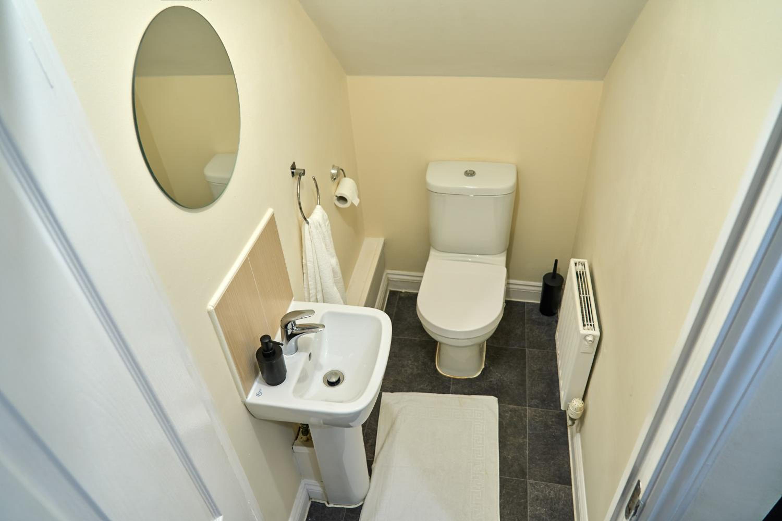 Double Room with Shared Bathroom photo 2
