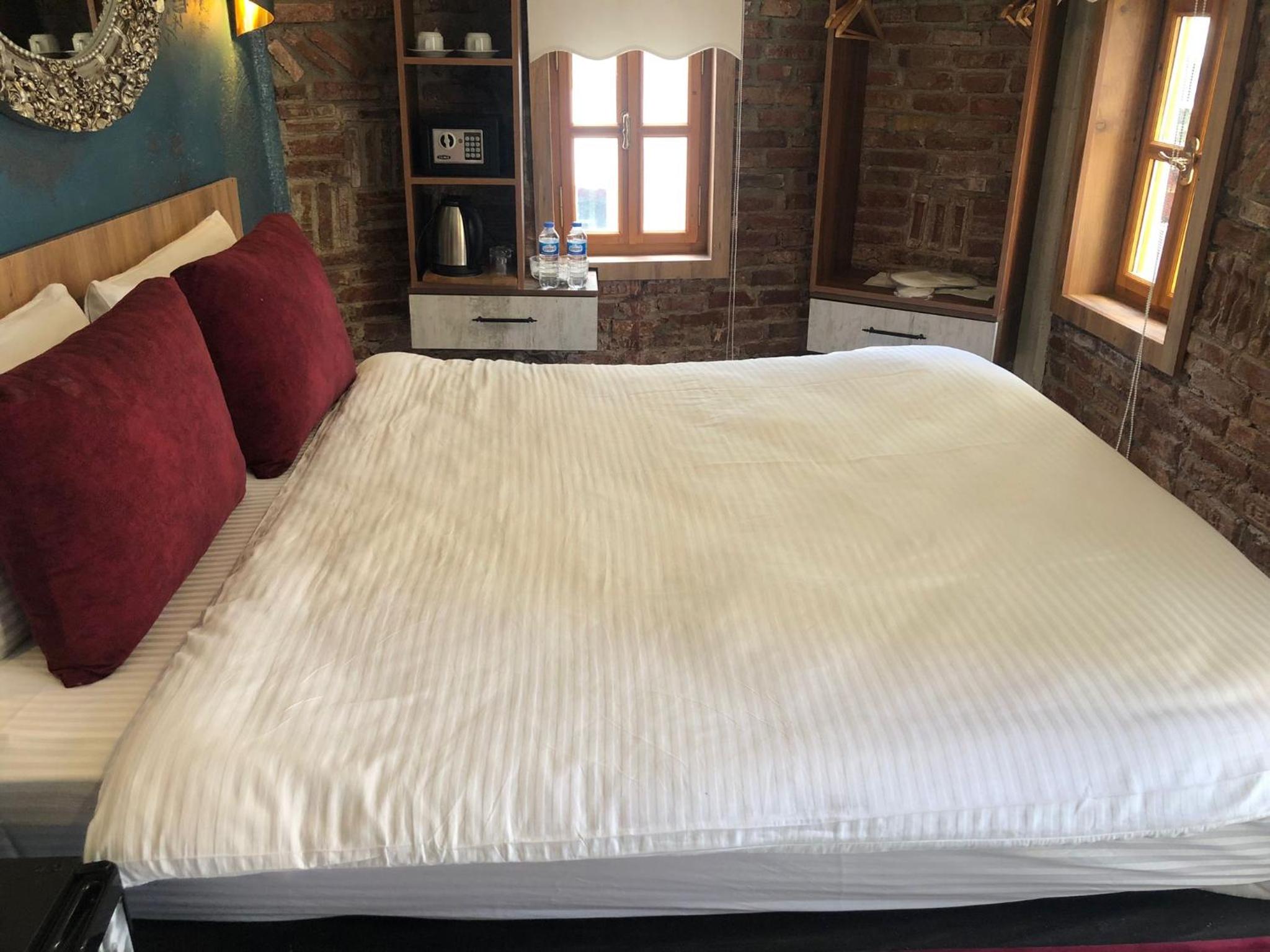 Deluxe Double Or Twin Room photo 3