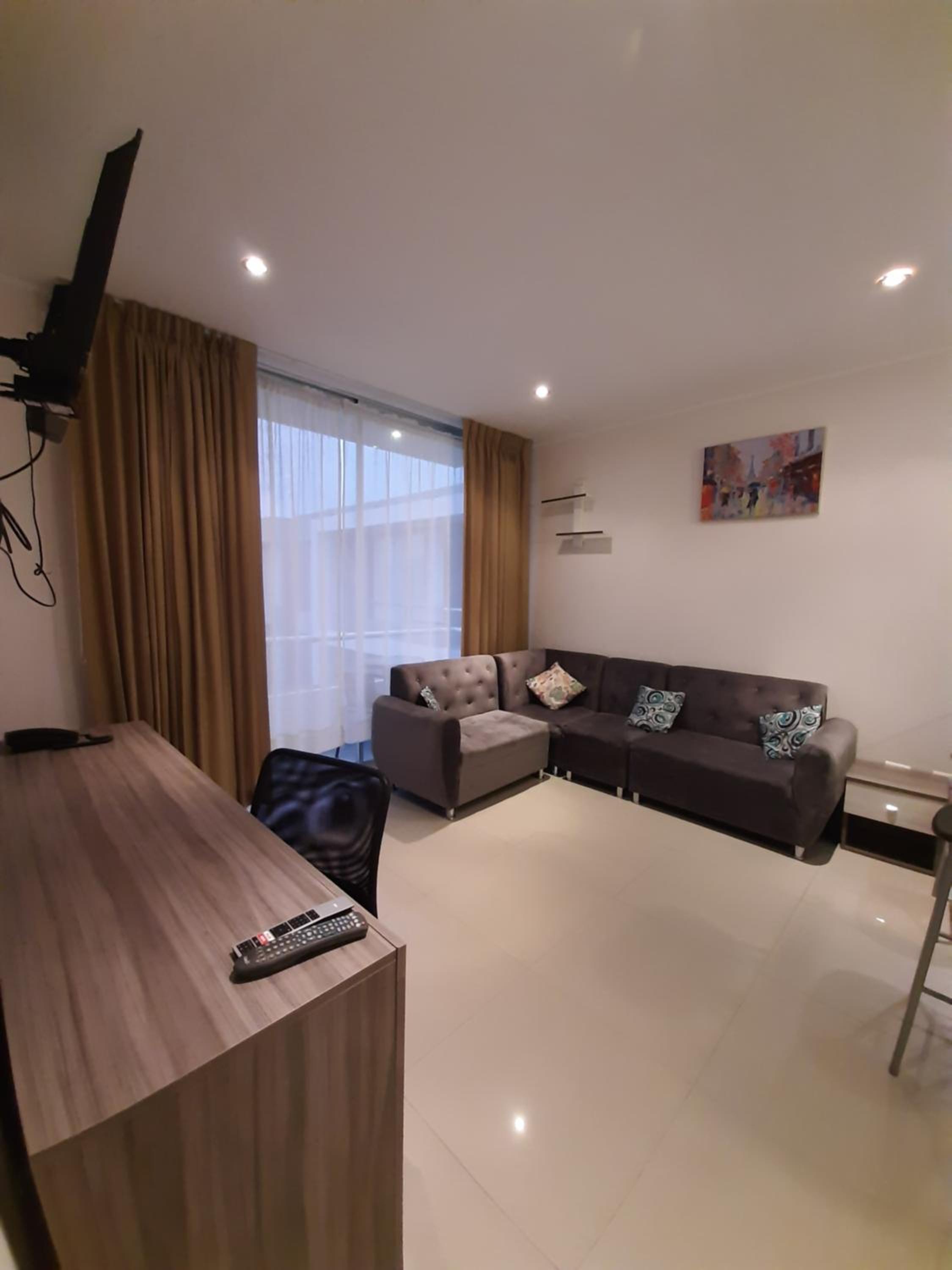 One-Bedroom Apartment photo 1