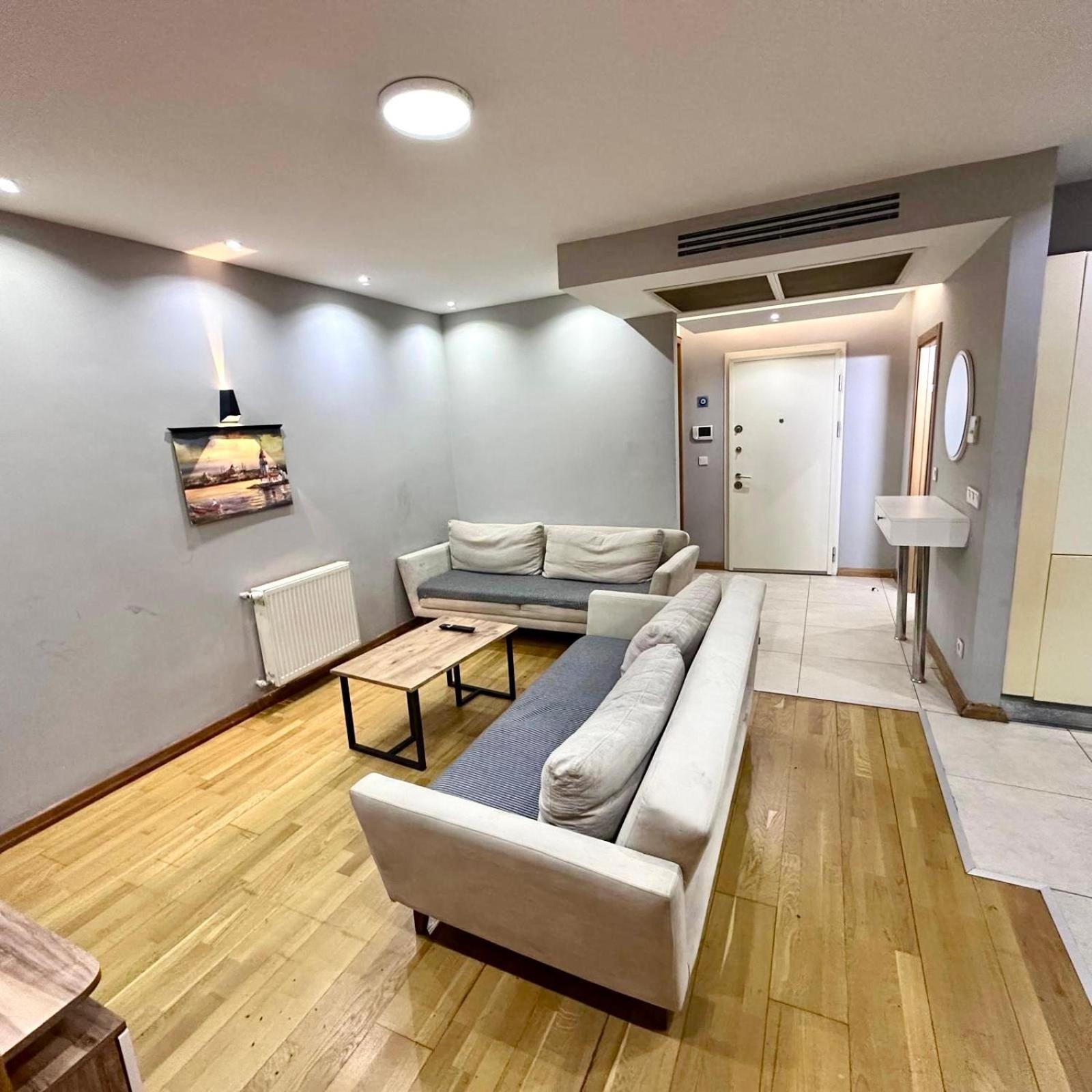 Two-Bedroom Apartment With Balcony photo 1