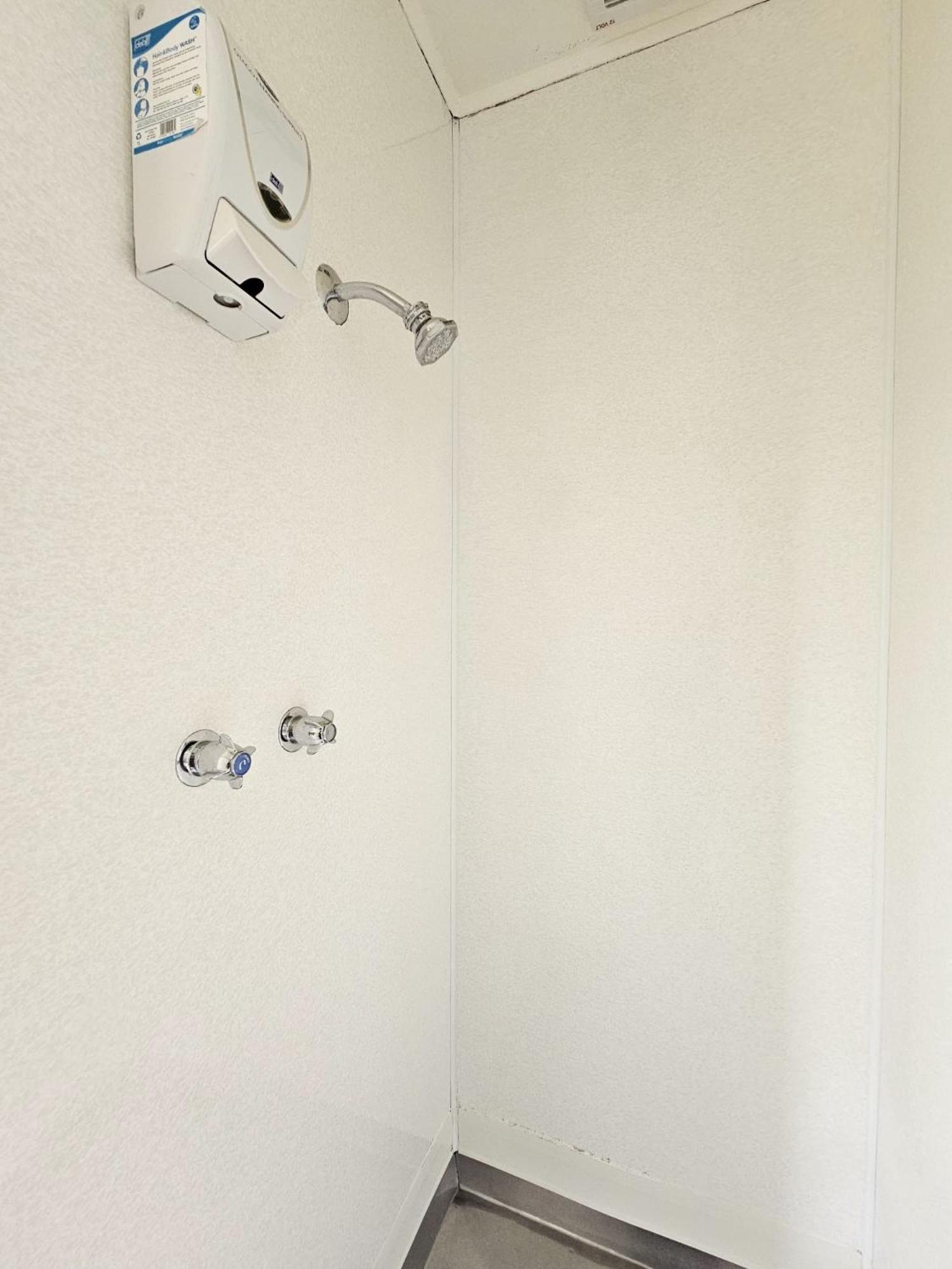 Deluxe One-Bedroom Apartment
