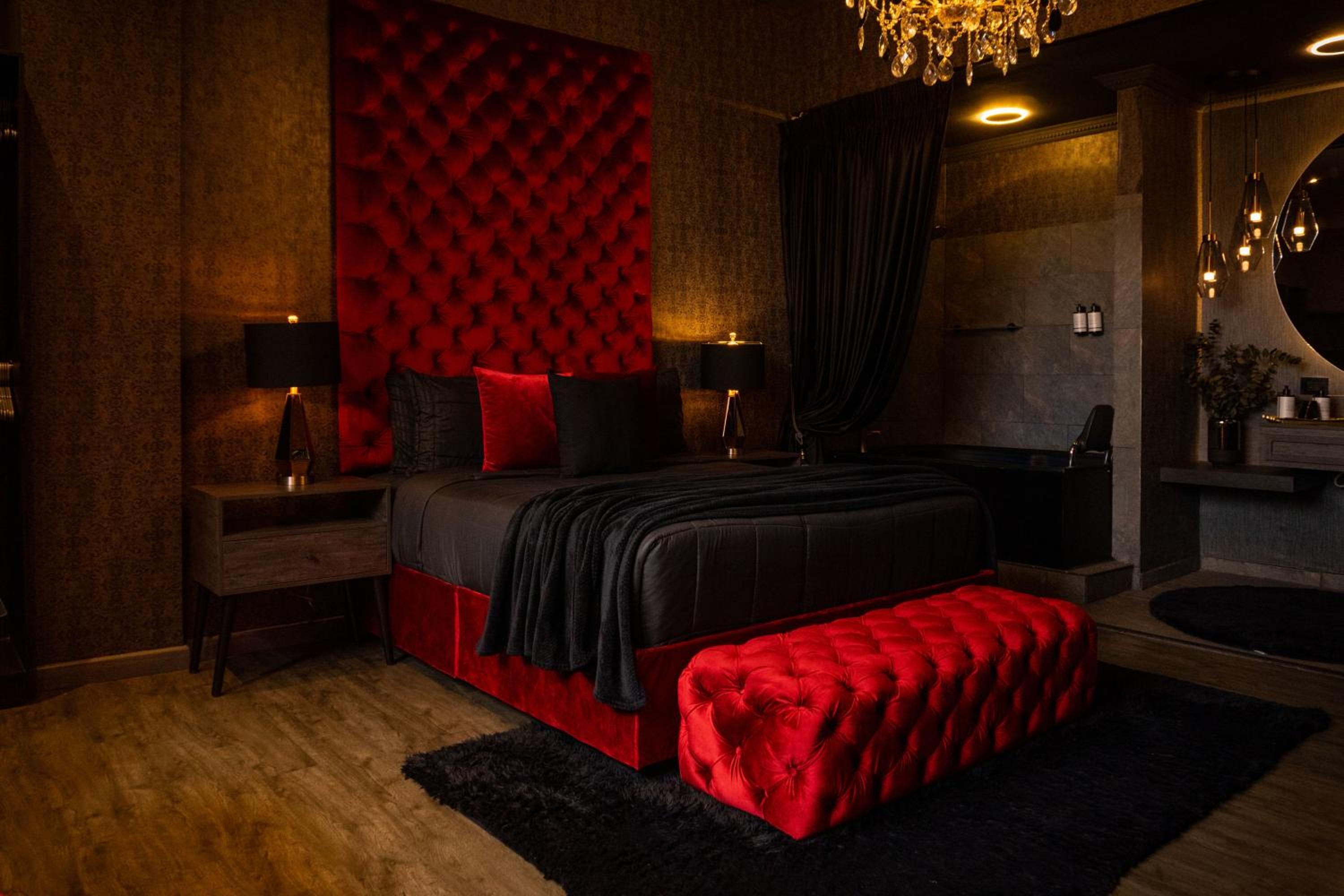 Deluxe Suite with Spa Bath