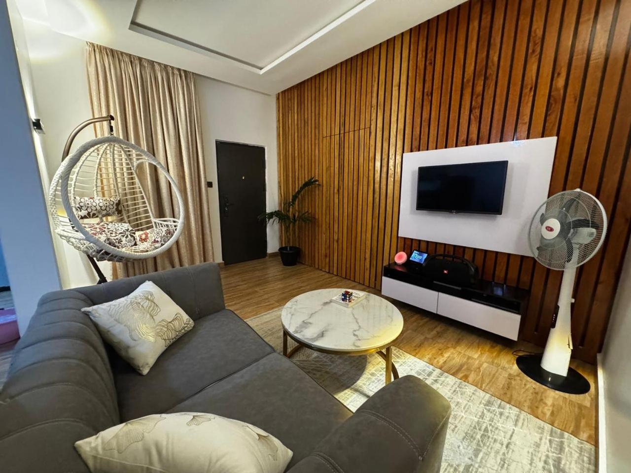 One-Bedroom Apartment photo 2