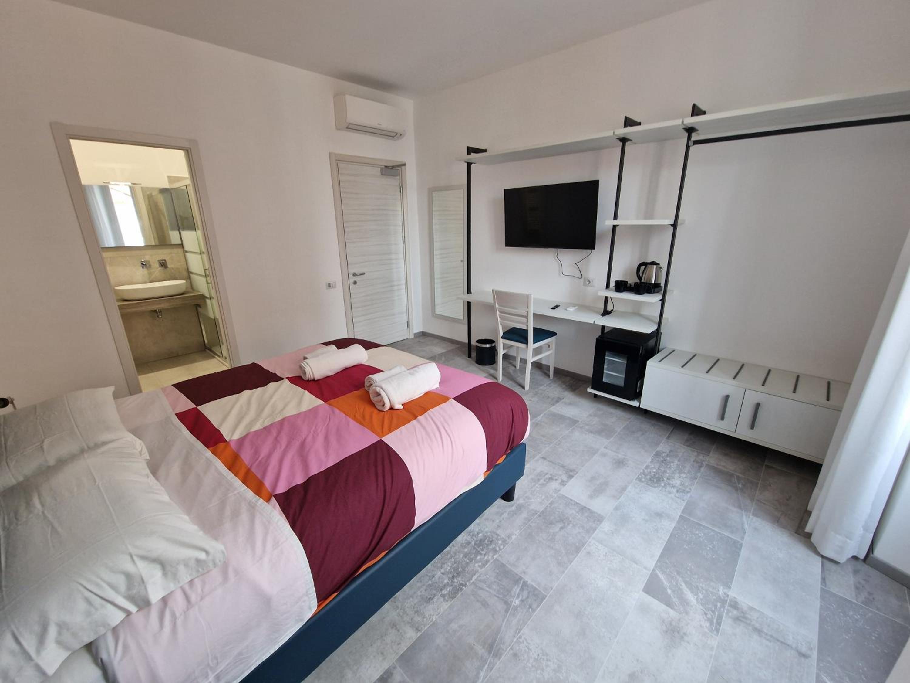 Deluxe Double or Twin Room photo 2