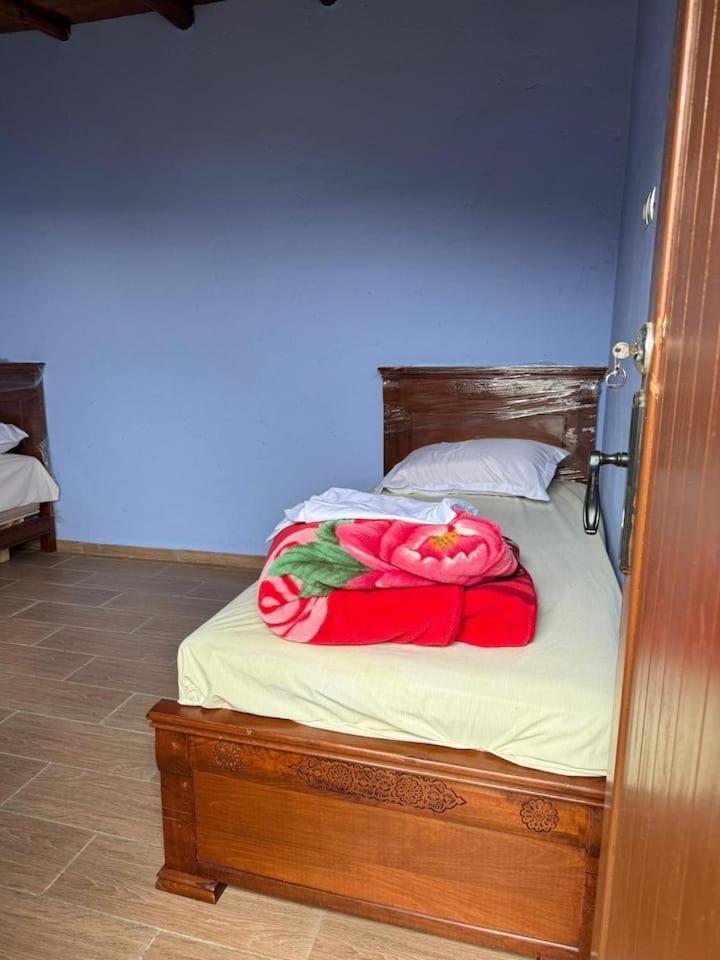 Twin Room with Private Bathroom photo 2