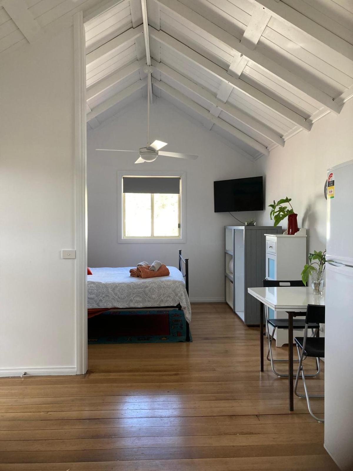 One-Bedroom House photo 1