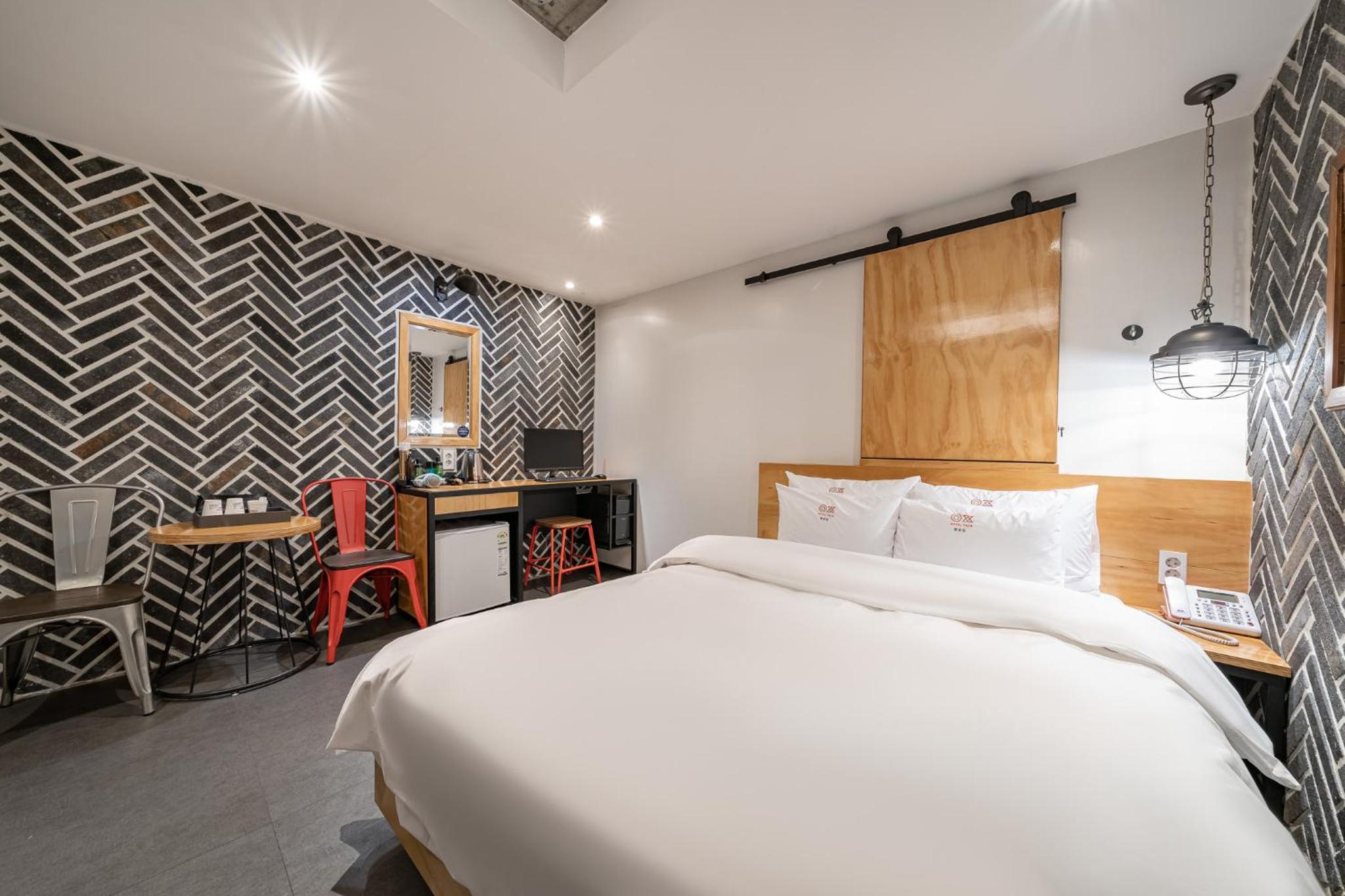 Premium Double Room - Photo 11