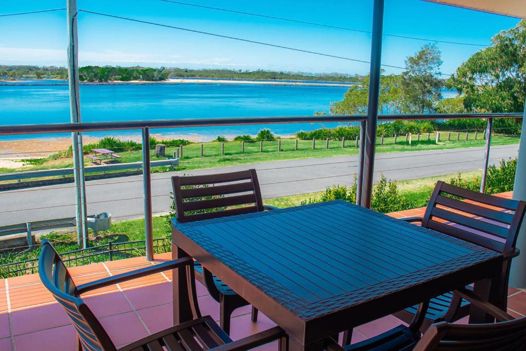 Apartment with Balcony photo 2