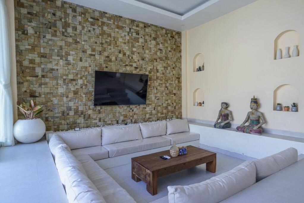 Three-Bedroom Villa photo 3