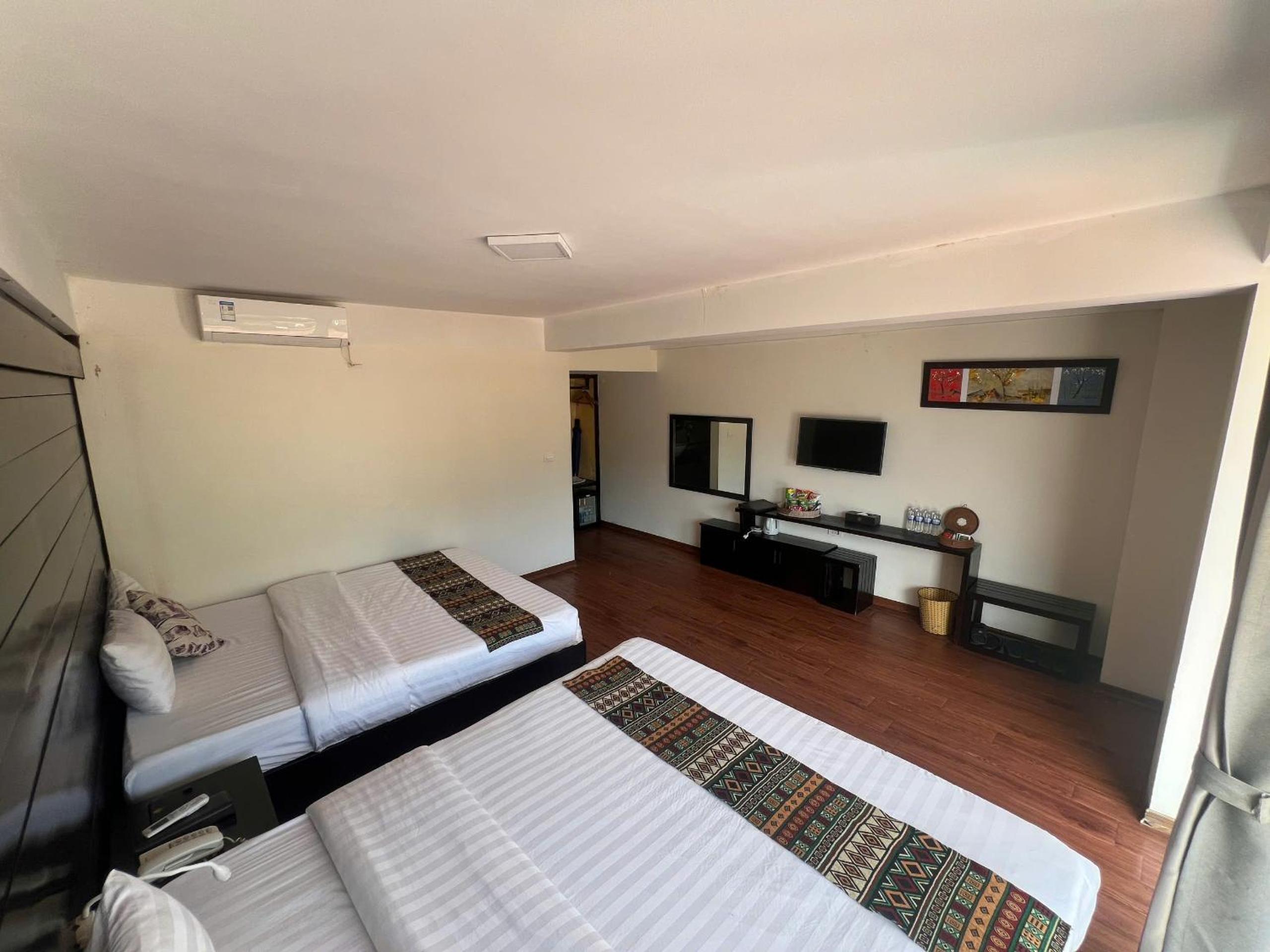 Deluxe Family Panoramic City View with Terrace