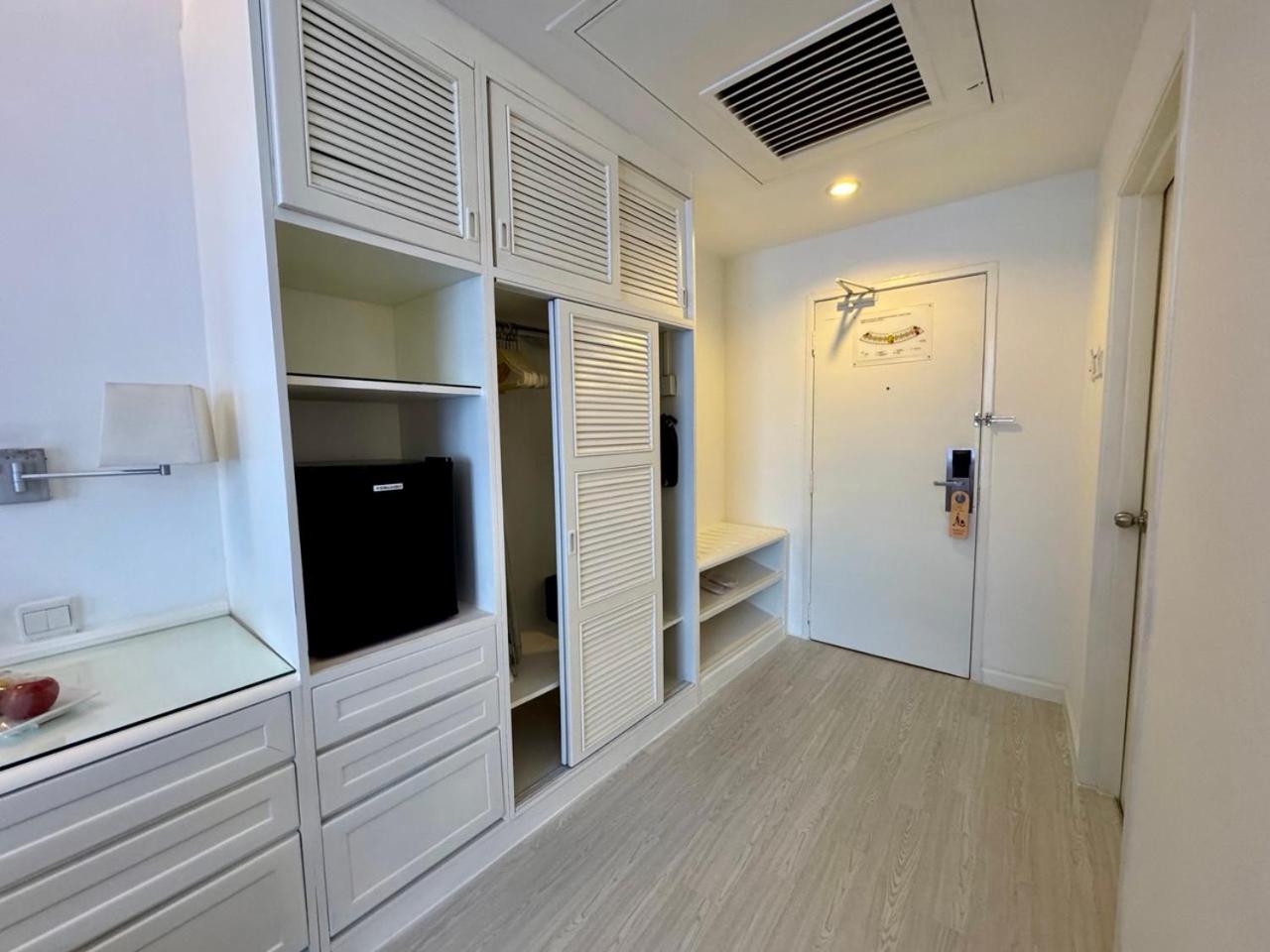 Deluxe Twin Room - Photo 2
