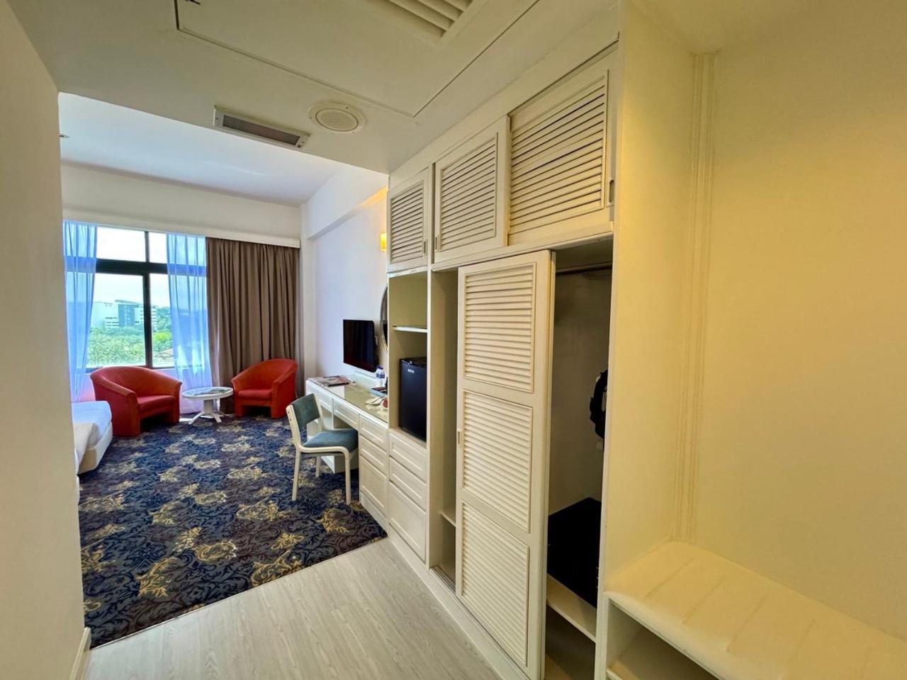Deluxe Twin Room - Photo 3