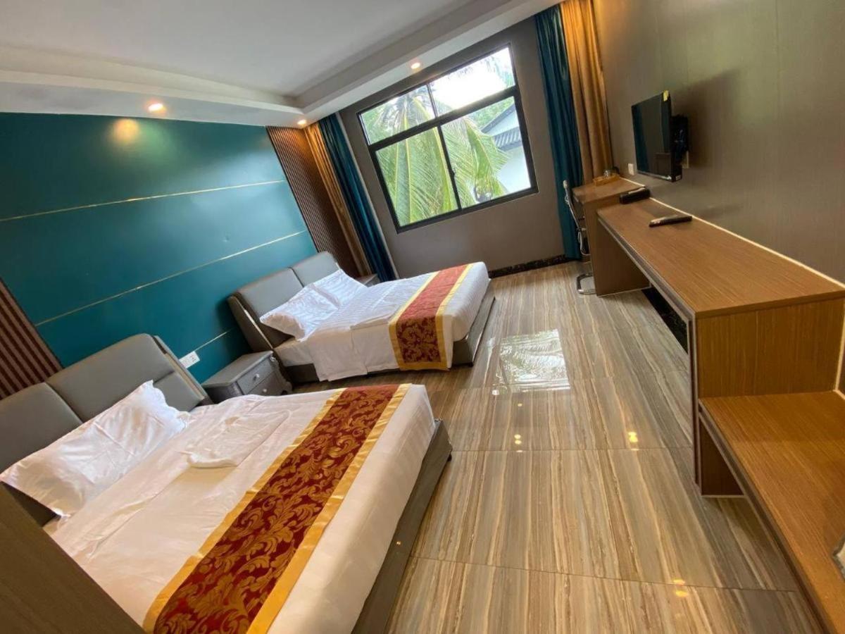 Deluxe Triple Room with Sea View