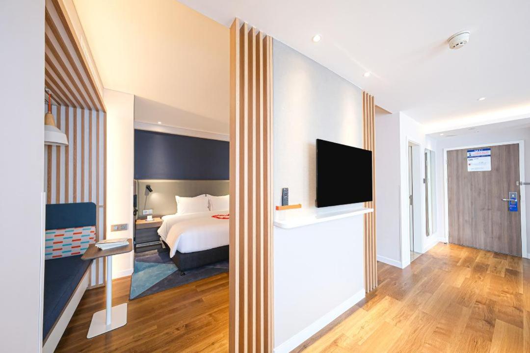 King Suite - Photo 3