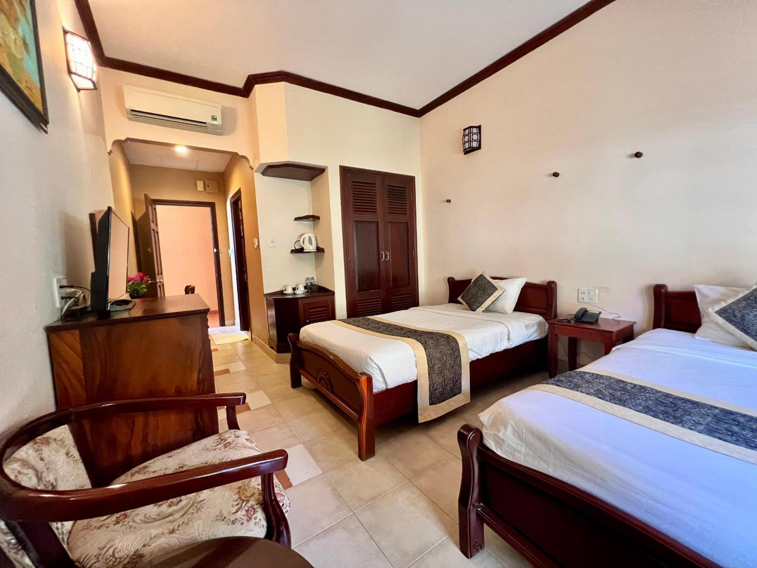 Superior Room with Garden View - Photo 5