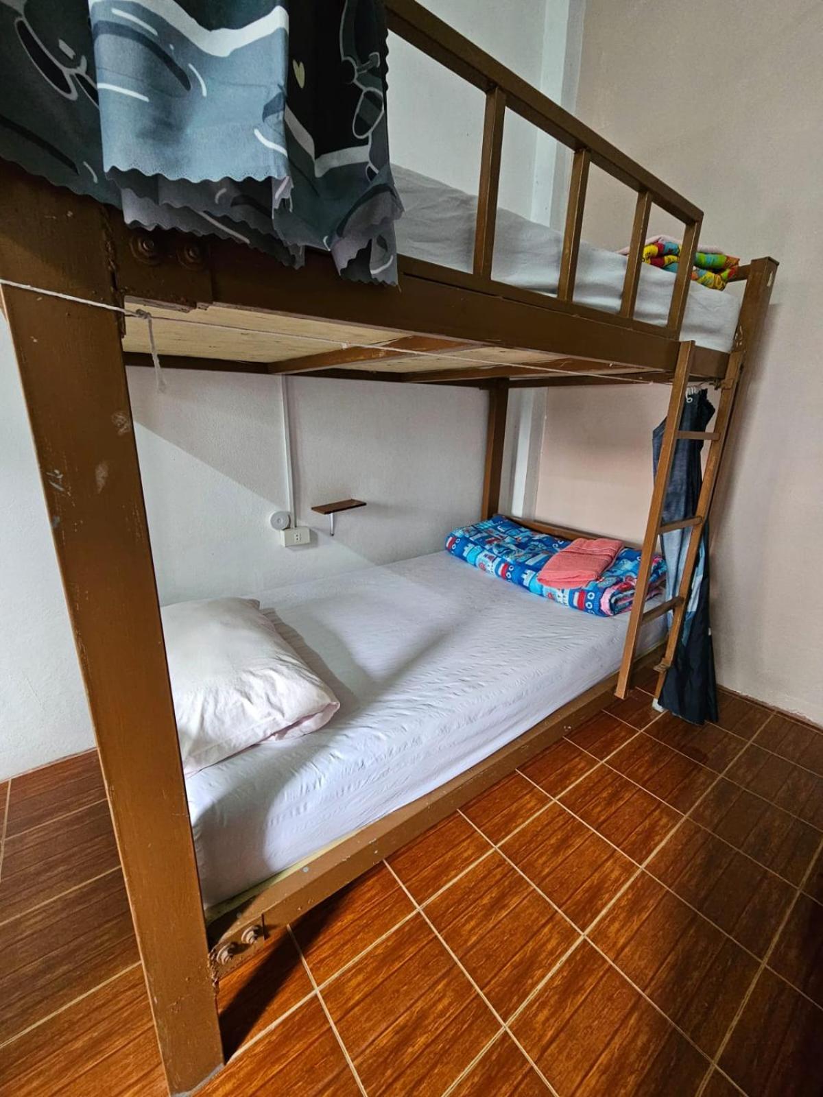 4-Bed Mixed Dormitory Room photo 2